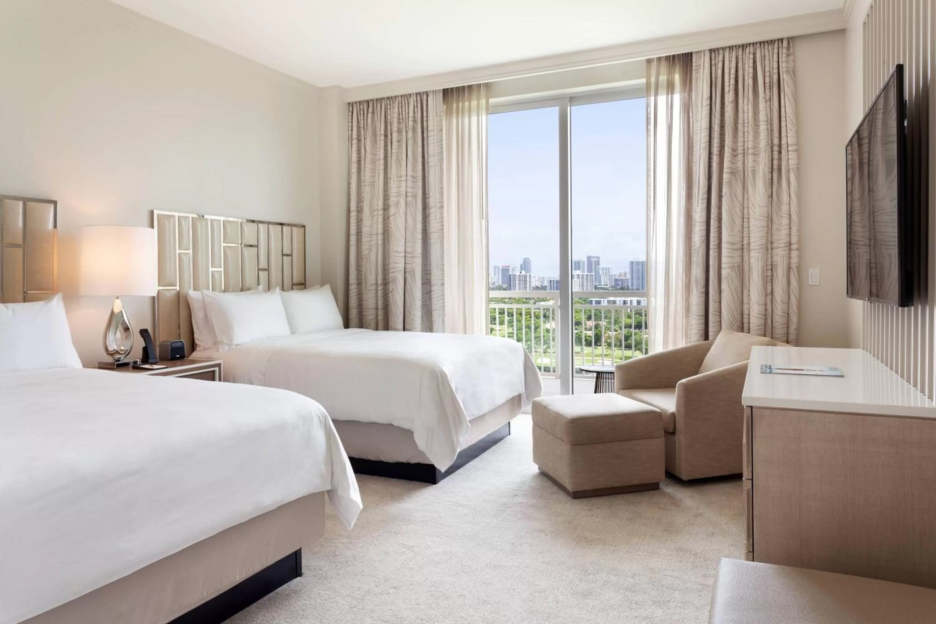 Bedroom, Bed in JW Marriott Miami Turnberry Resort & Spa