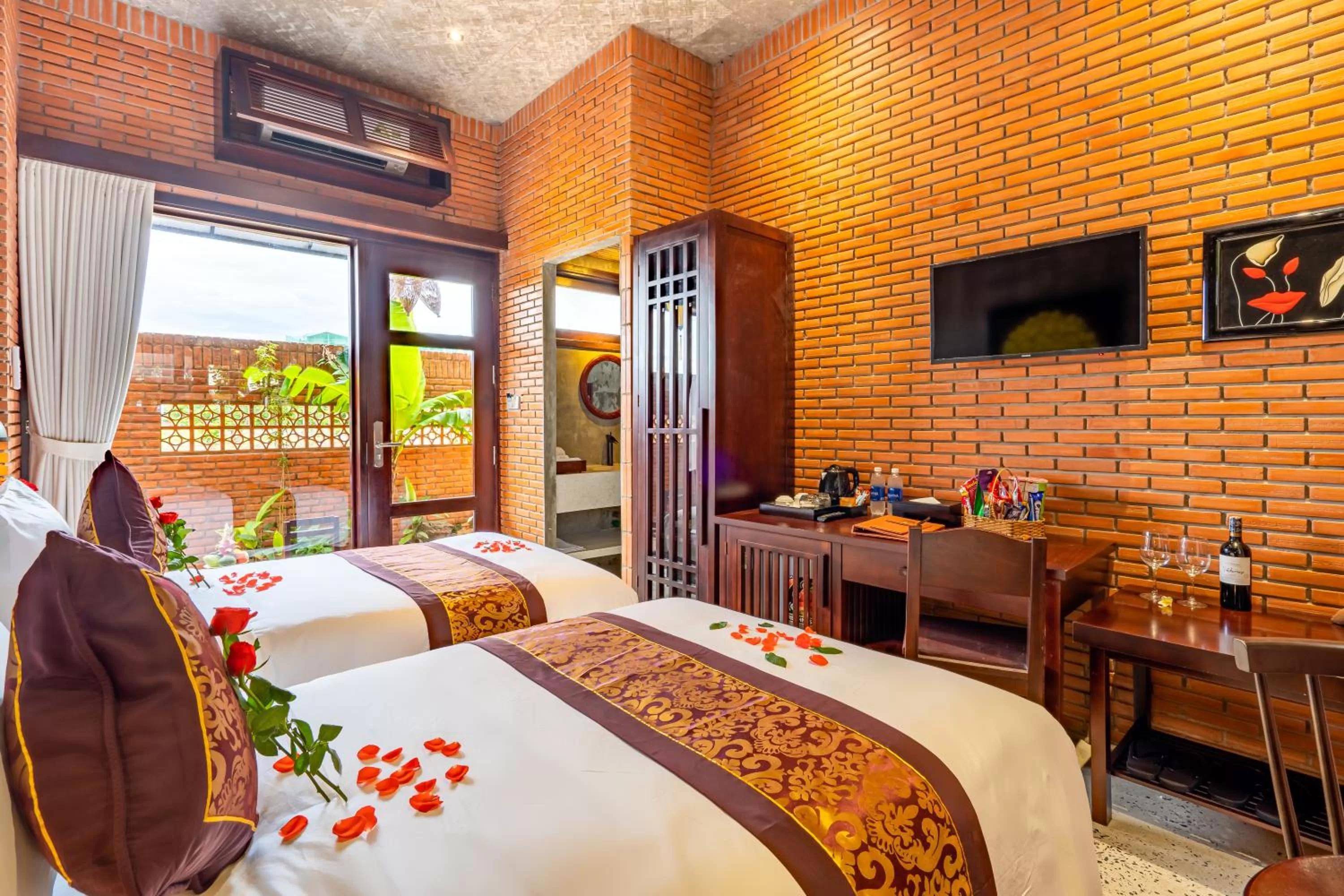 Patio, Bed in Angel Garden Villa