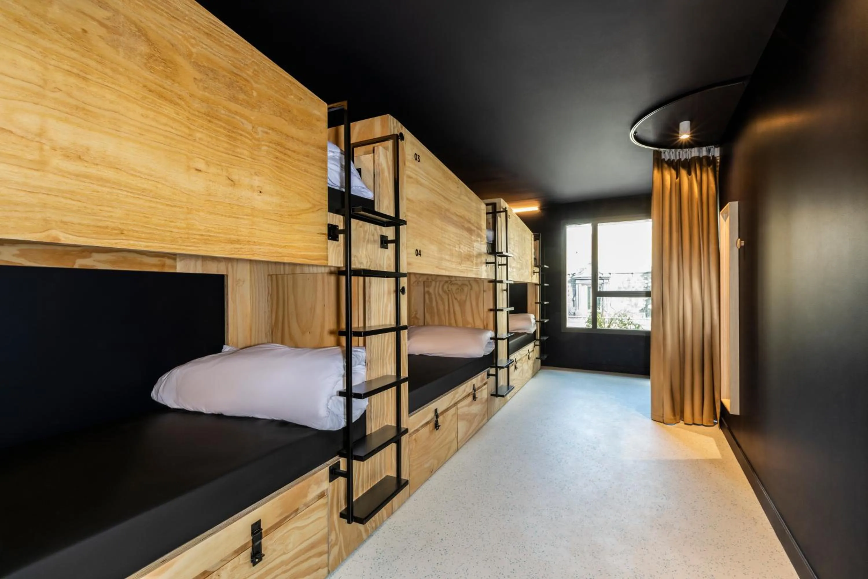 bunk bed, Bed in JO&JOE Paris - Nation