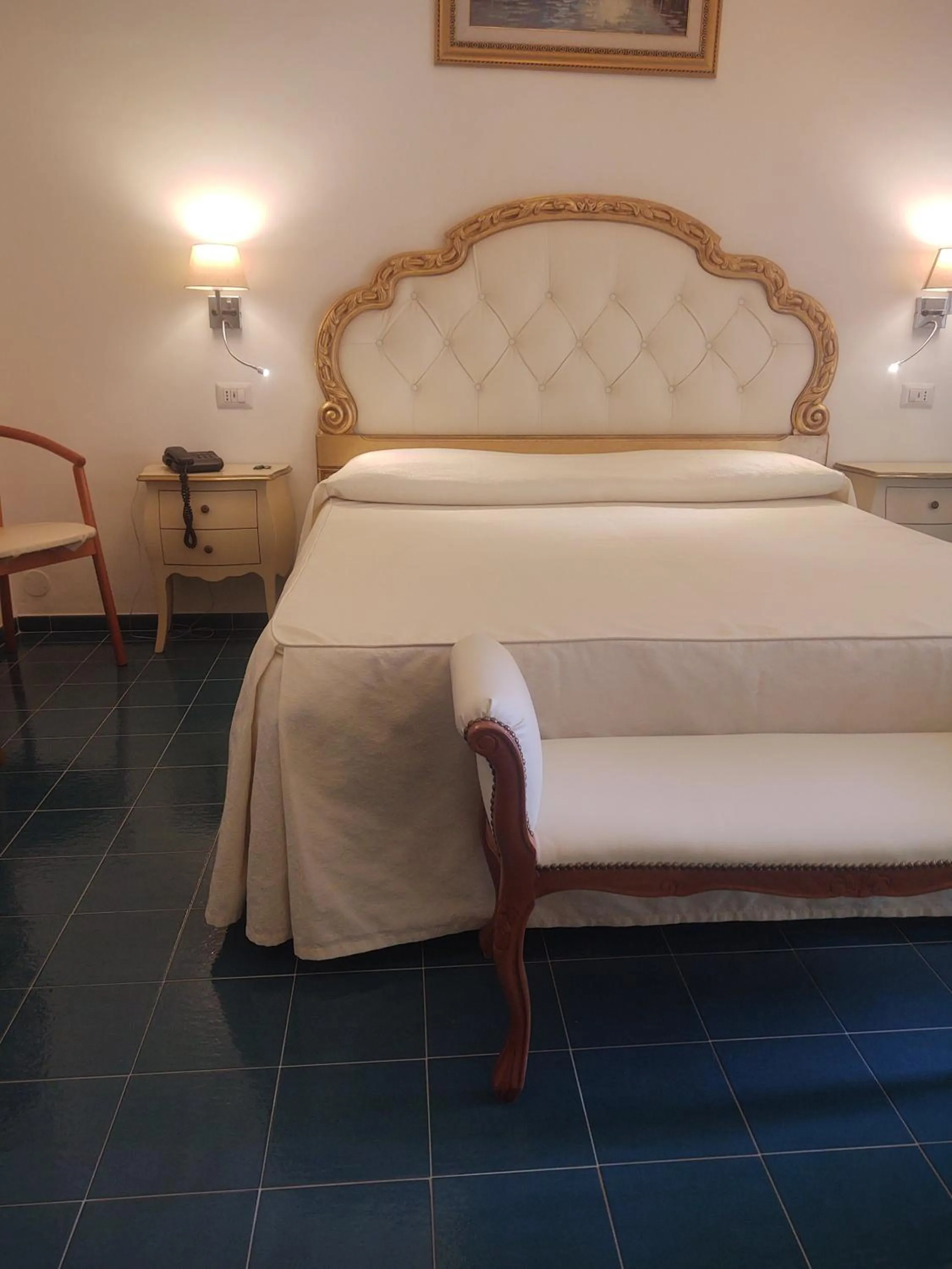 Photo of the whole room, Bed in Hotel La Perla