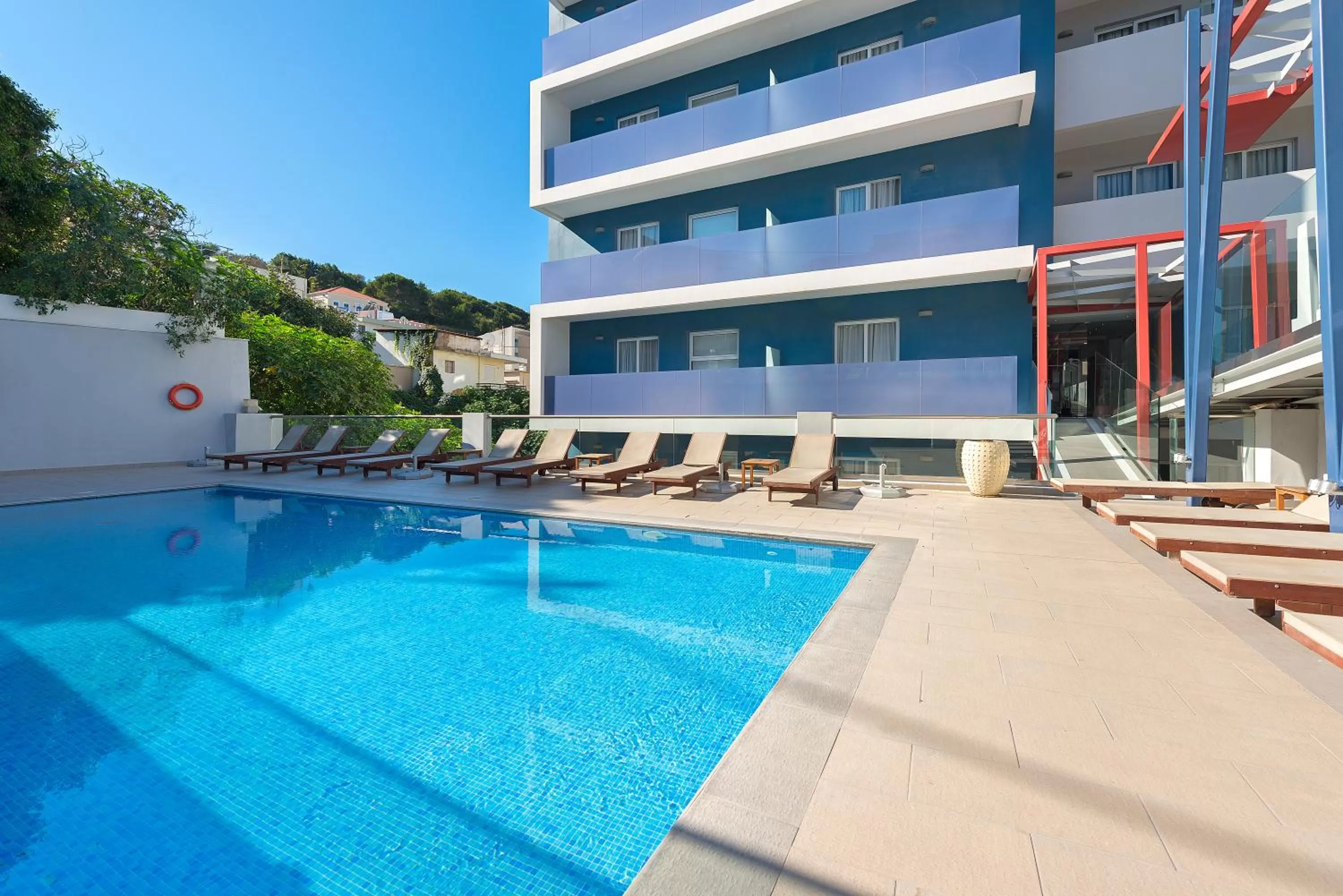 Swimming pool in Semiramis City Hotel