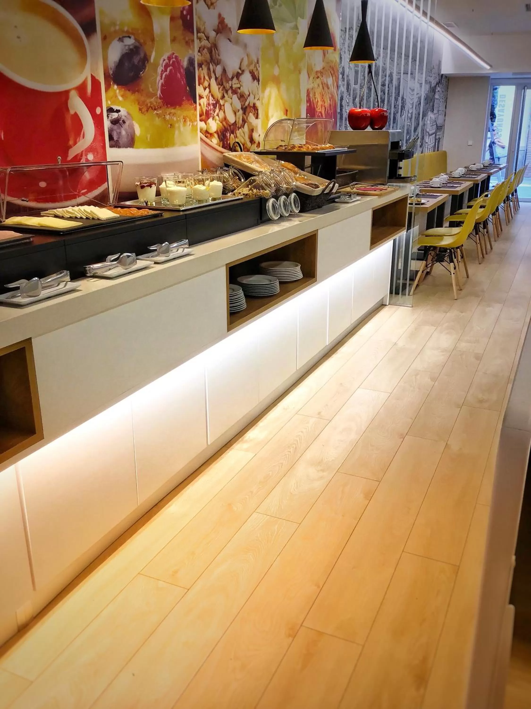 Food and drinks in Hotel Miau