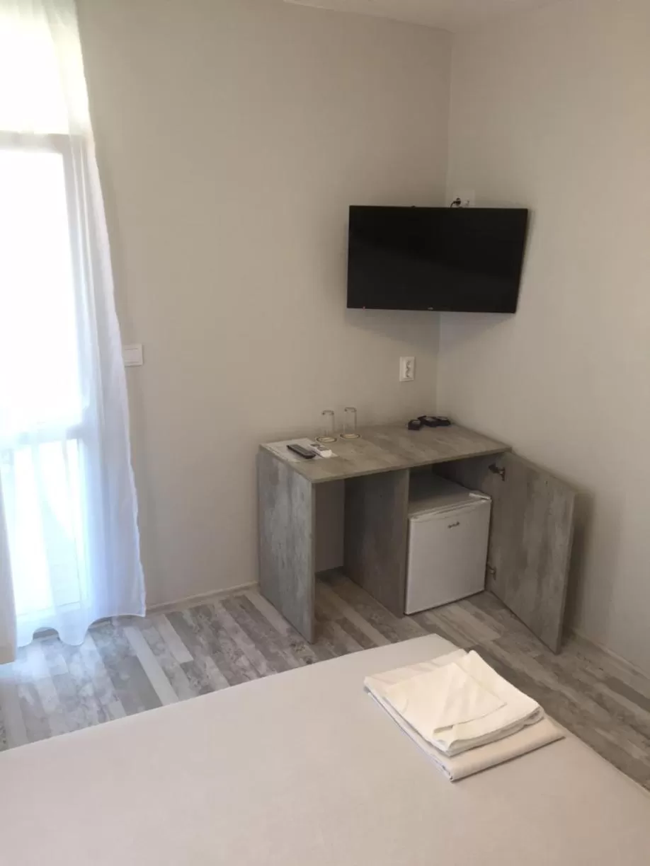 TV/Entertainment Center in Family Hotel Malibu