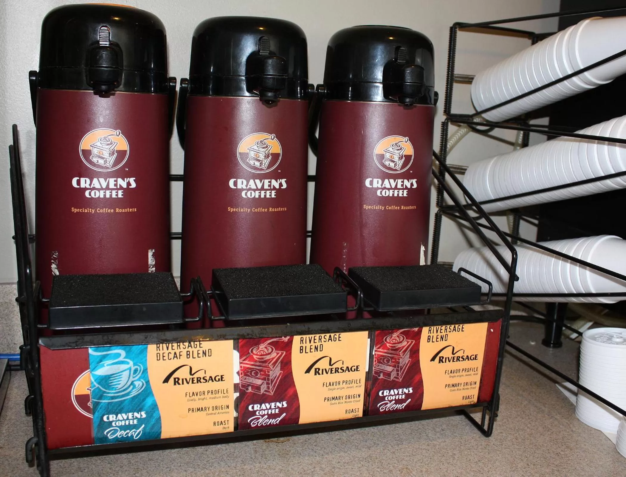 Lobby or reception in Hilltop Inn by Riversage