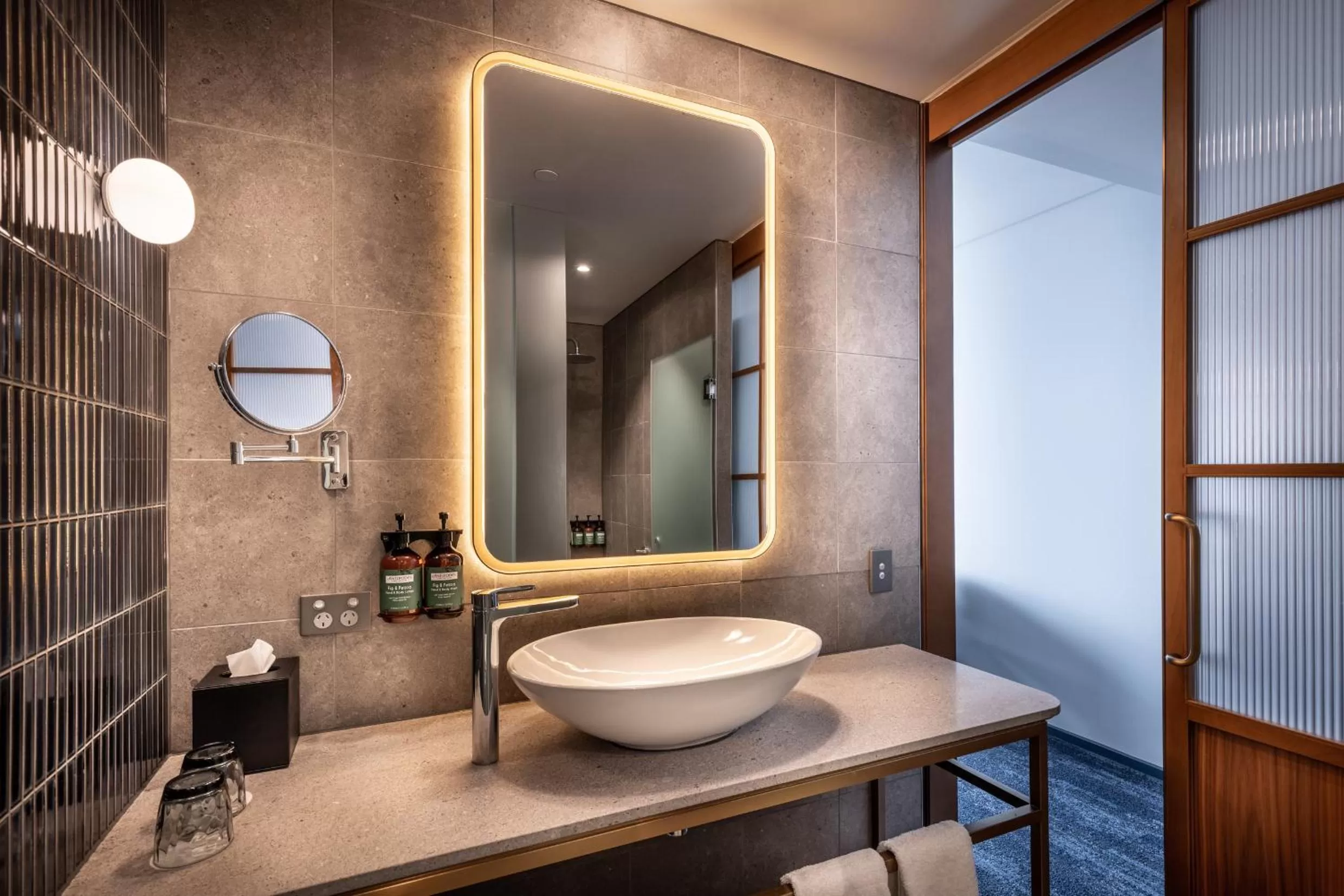 Standard Room in voco Auckland City Centre by IHG