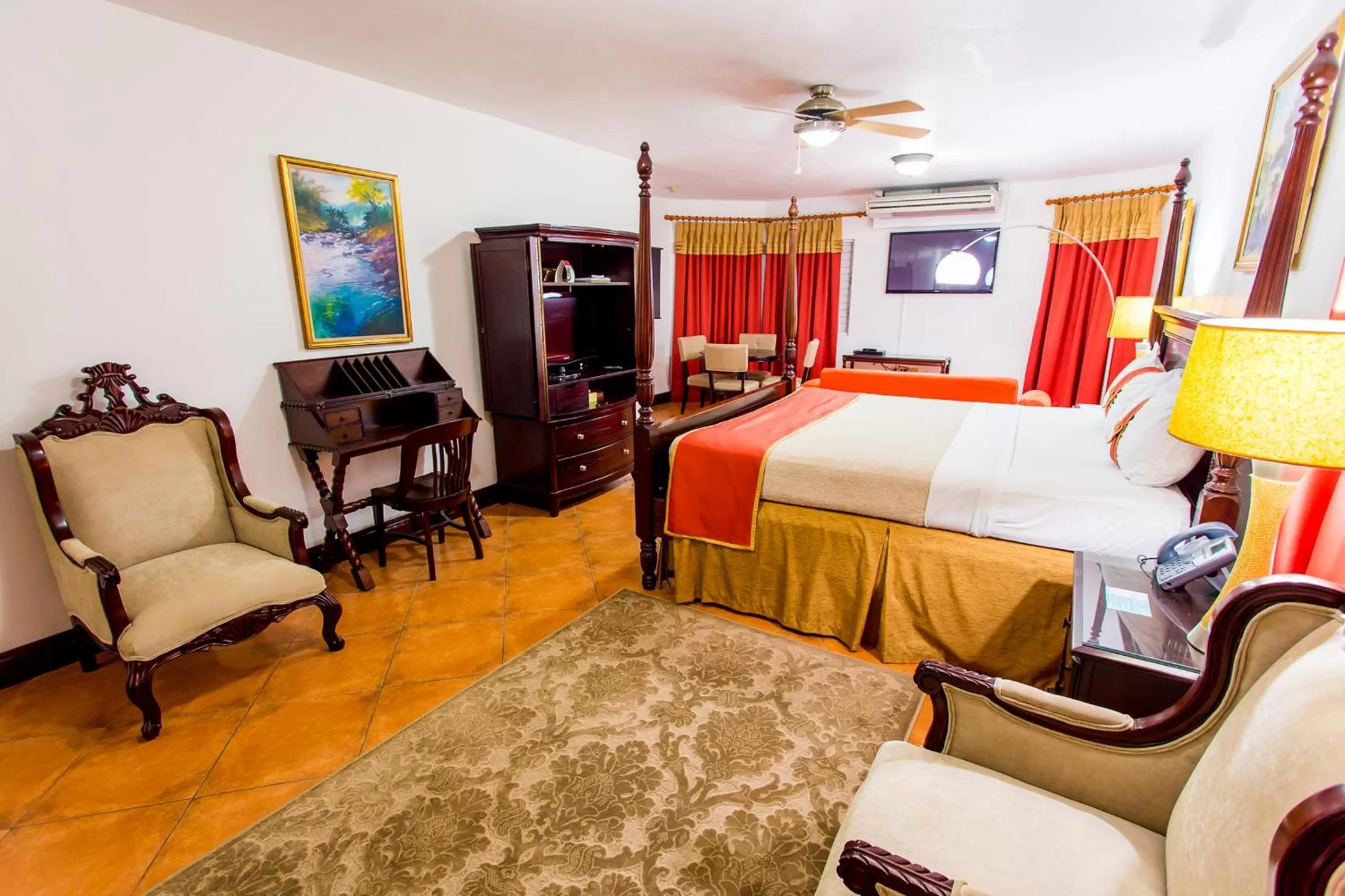 Photo of the whole room, Bed in Altamont Court Hotel