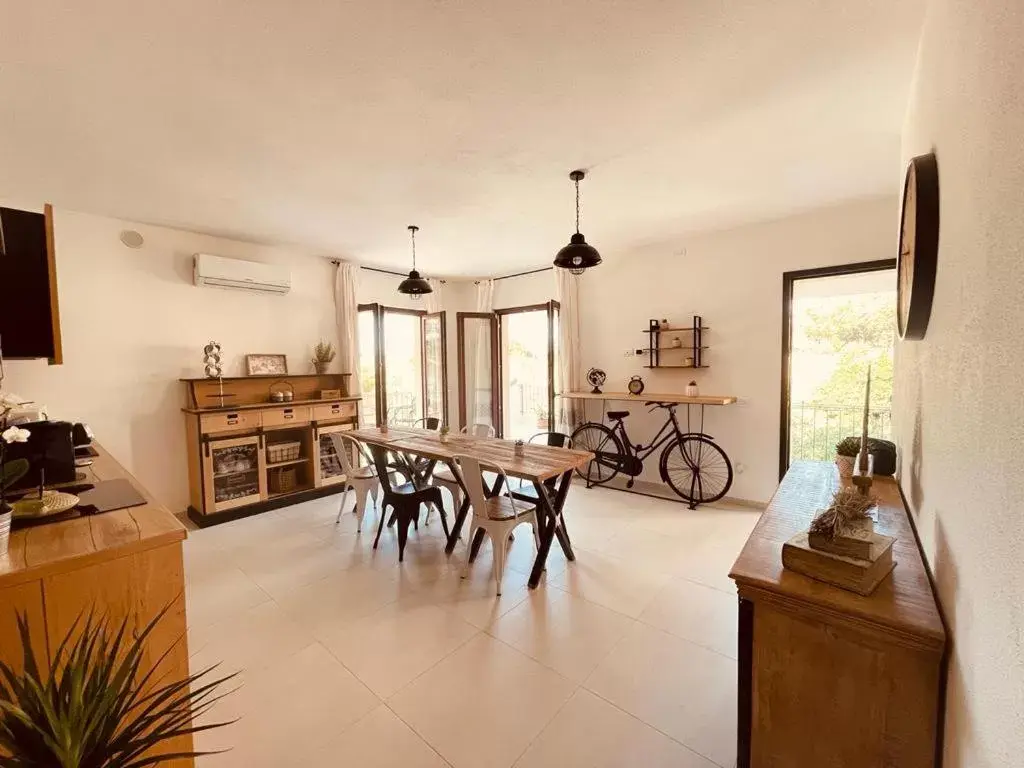 Dining Area in B&B Dimora Dorgali Dining Area in B&B Dimora Dorgali