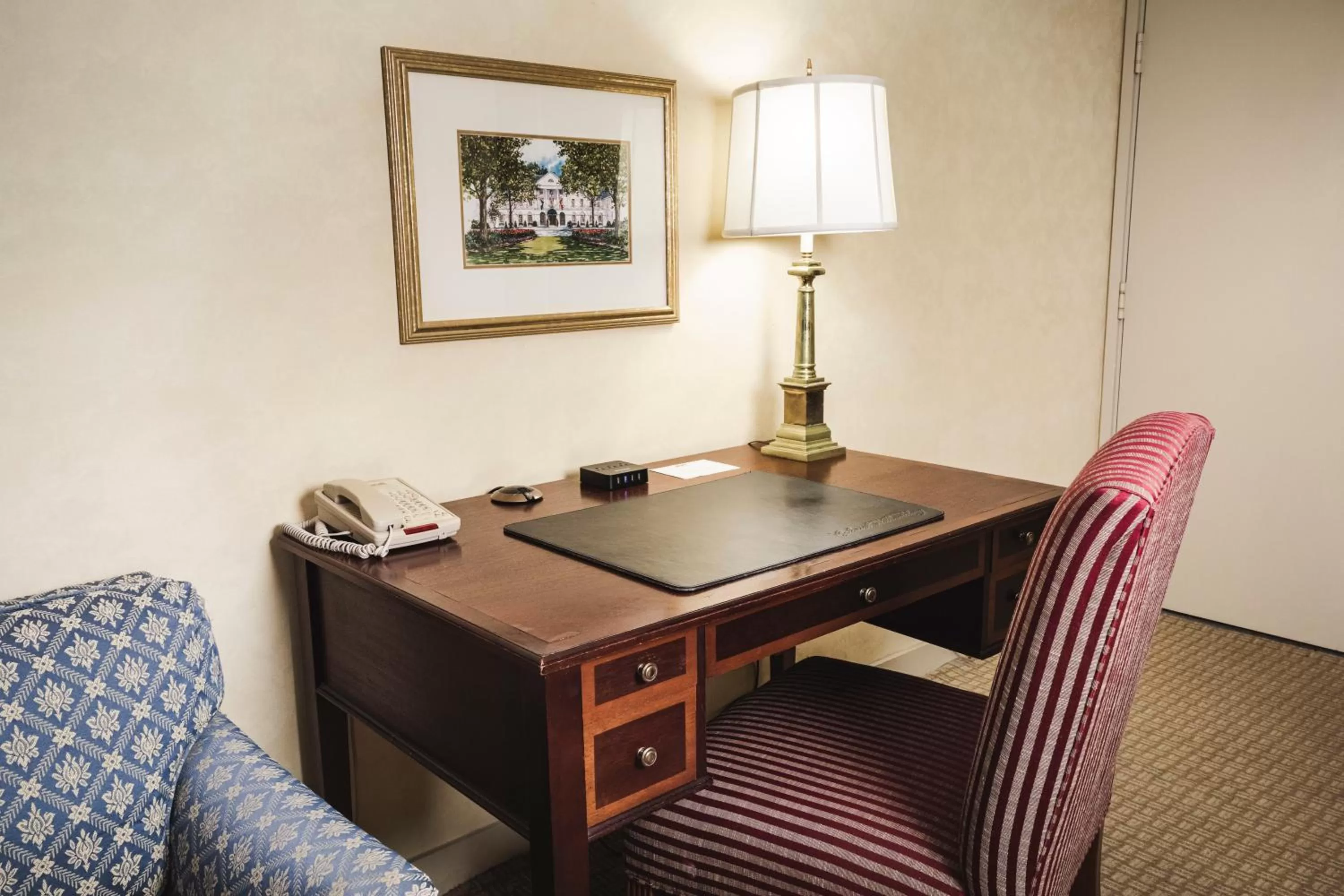 hair dresser in Griffin Hotel, an official Colonial Williamsburg Hotel