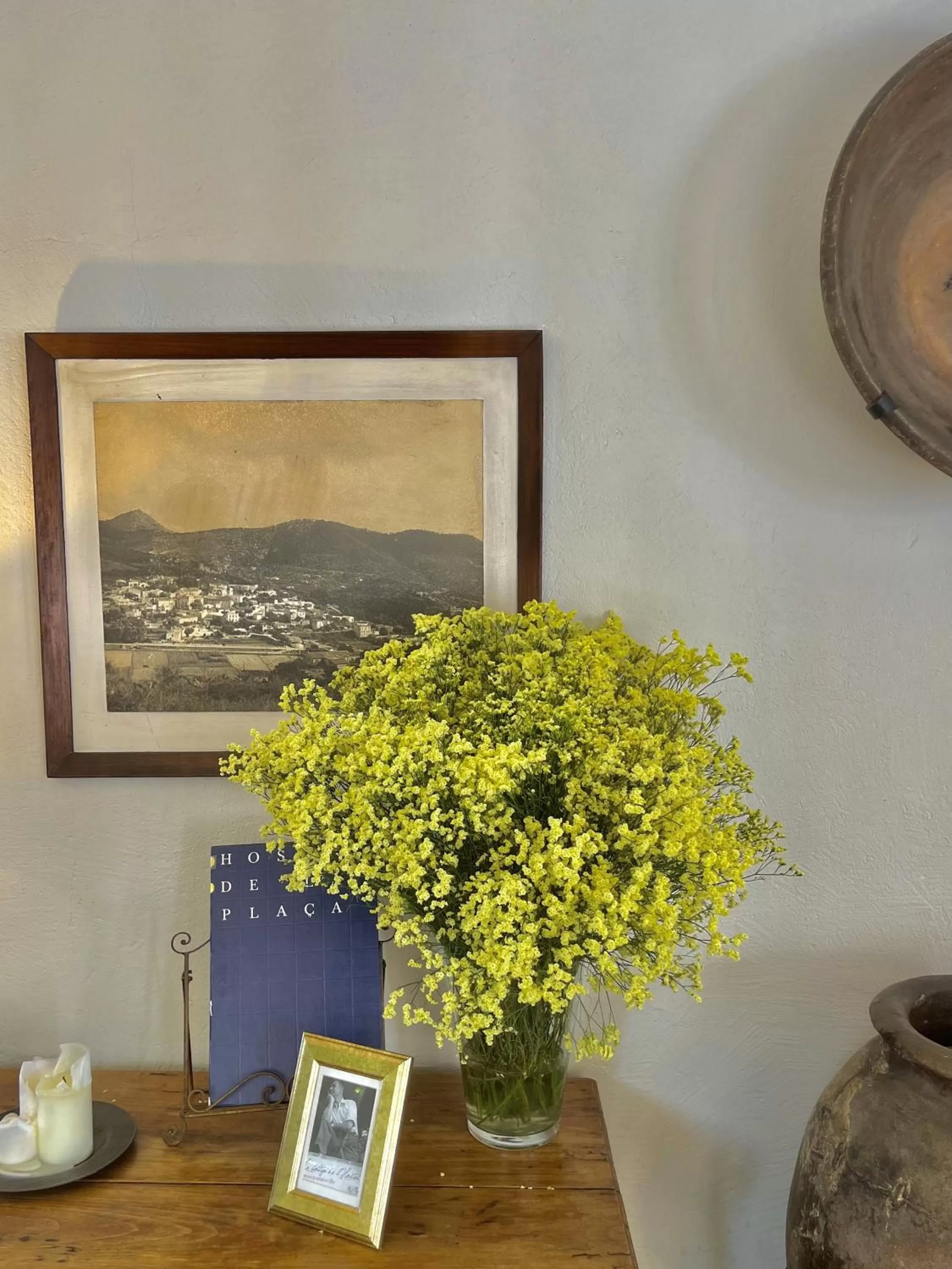 Decorative detail in Hostal de la Plaça - Hotel Boutique
