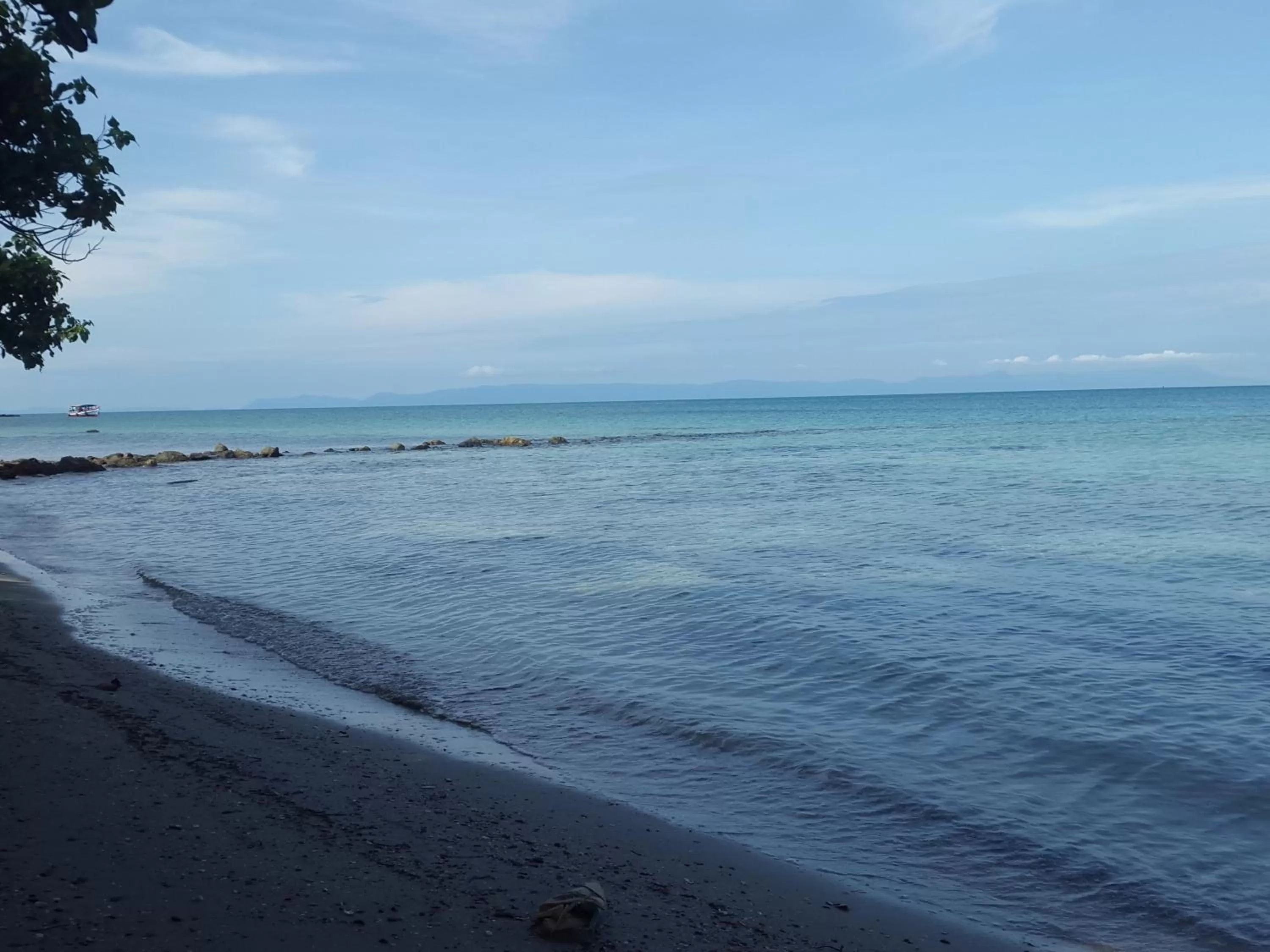 Area and facilities, Beach in River Hotel