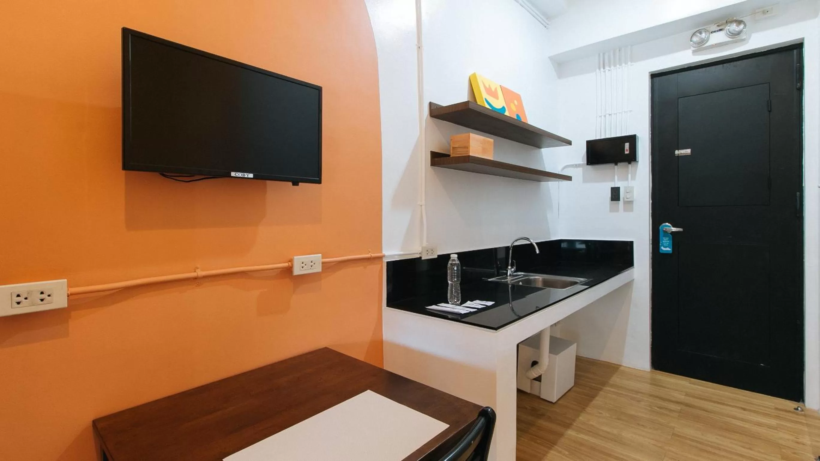 TV and multimedia in Sans Hotel Laperal Manila