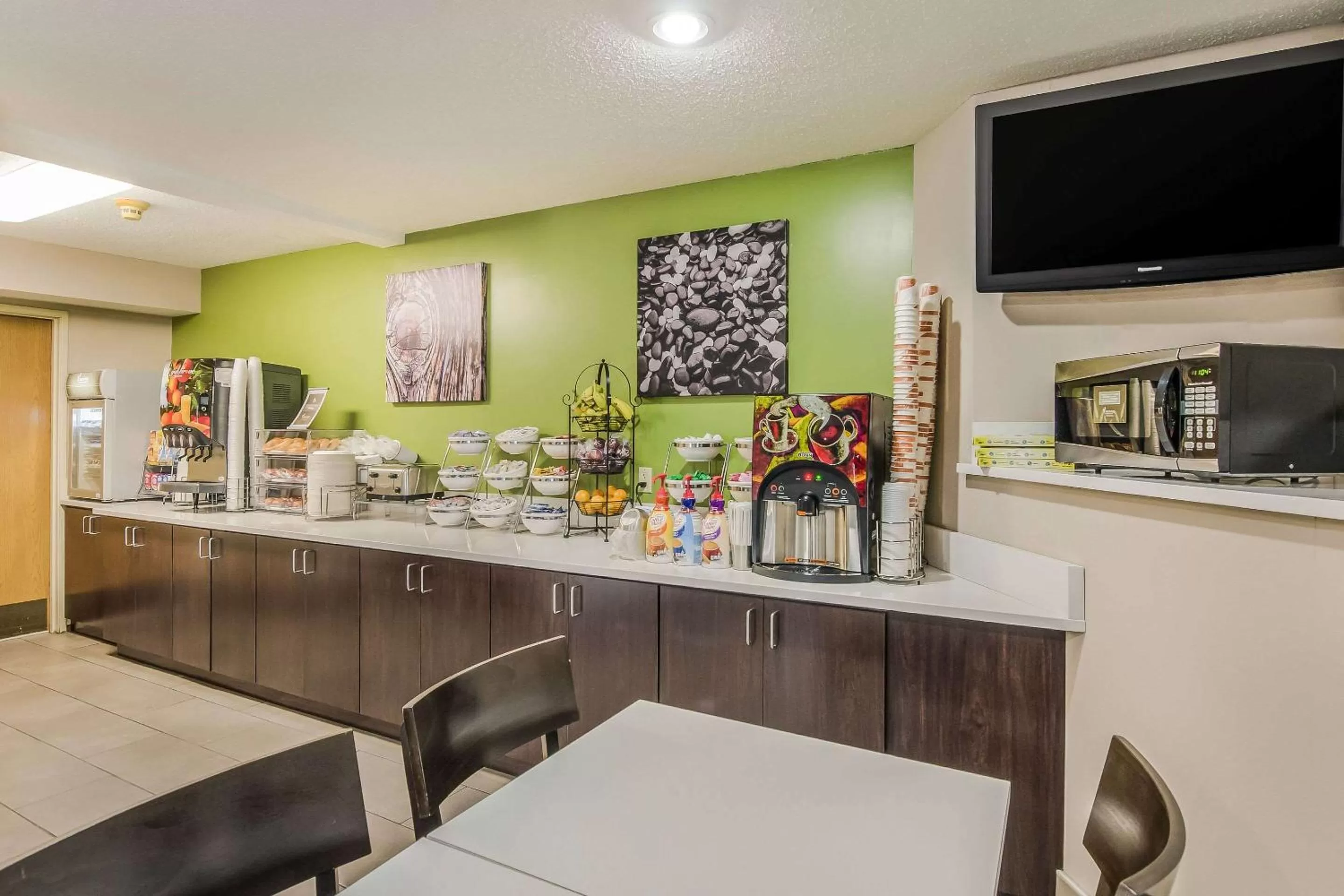 Restaurant/places to eat in Sleep Inn Wytheville I-77 and I-81