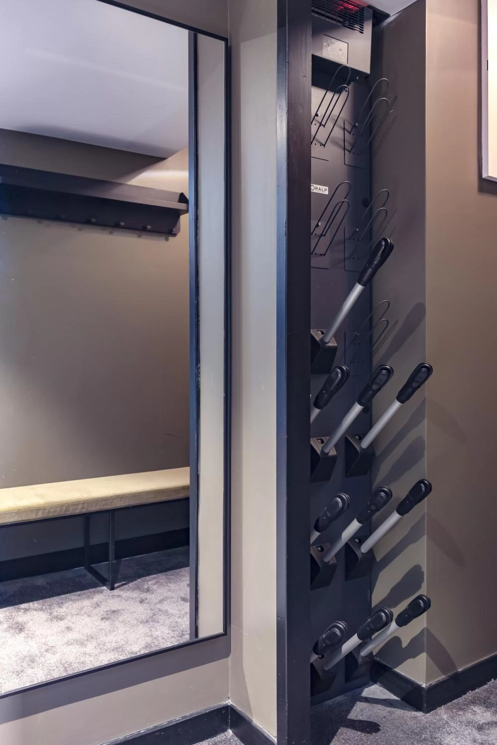 Skiing in Fahrenheit Seven Courchevel