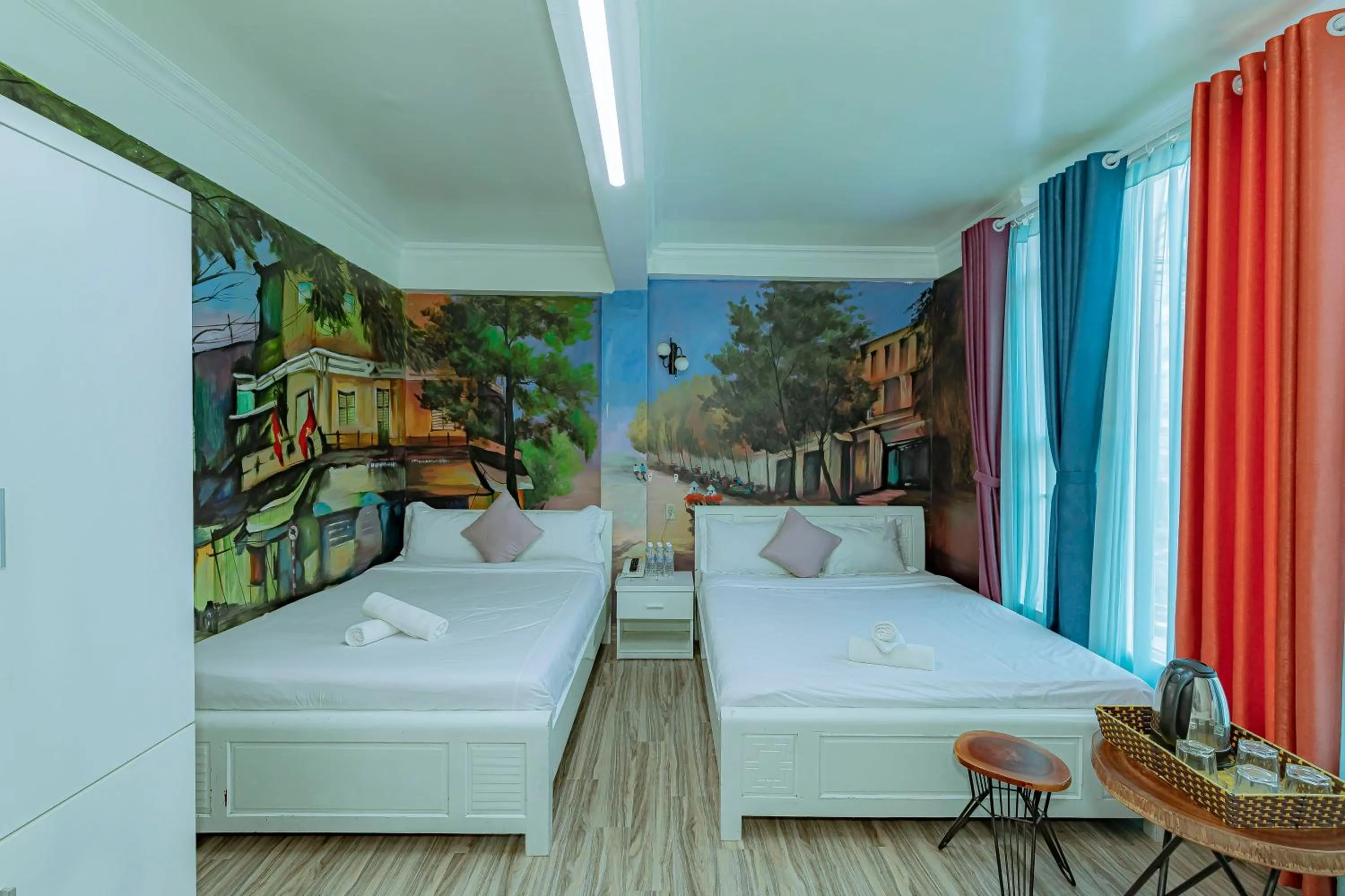 Ken's Backpackers Hotel