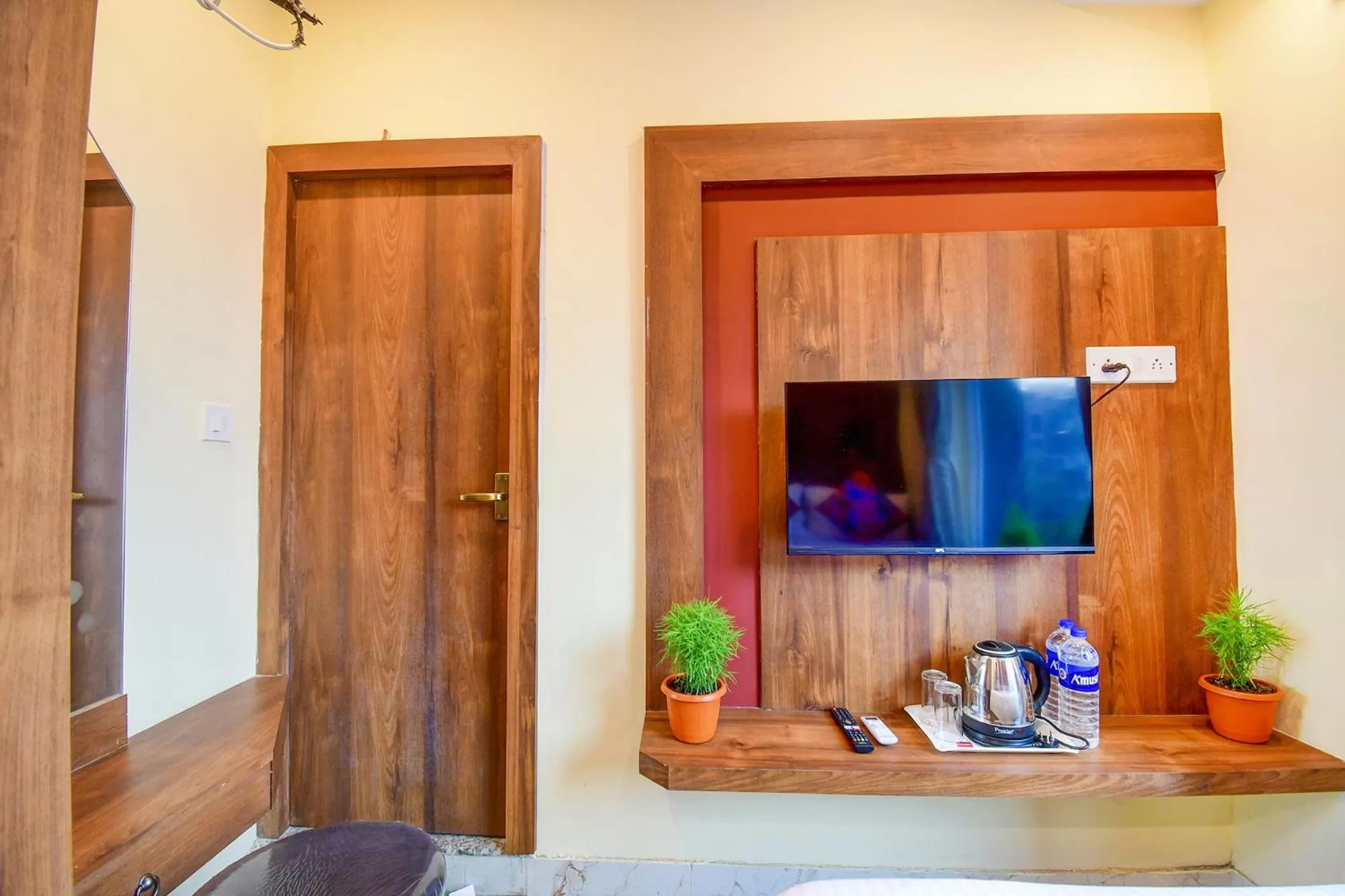 TV and multimedia in FabHotel Aqua Tulip - Nr Milan Mela