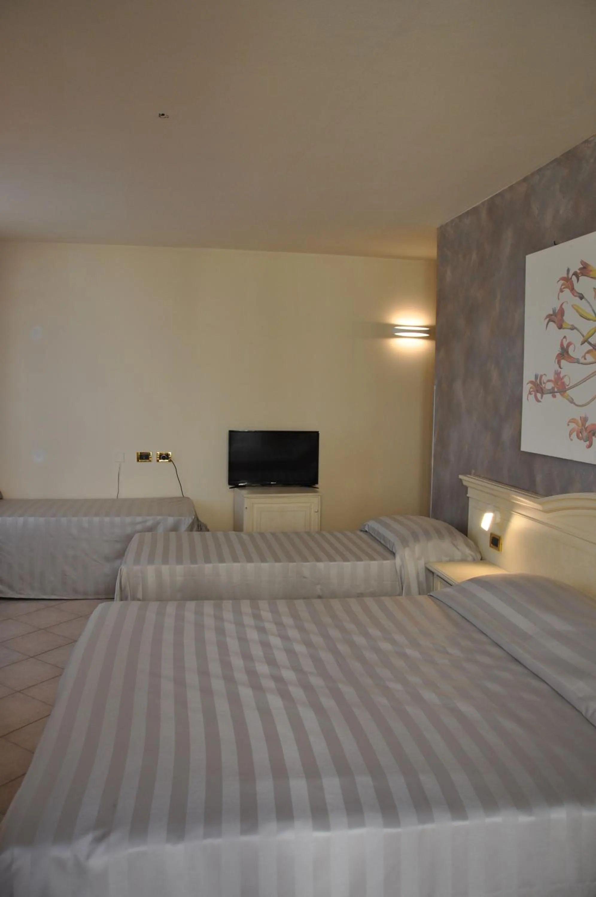 Photo of the whole room, Bed in Hotel San Lorenzo