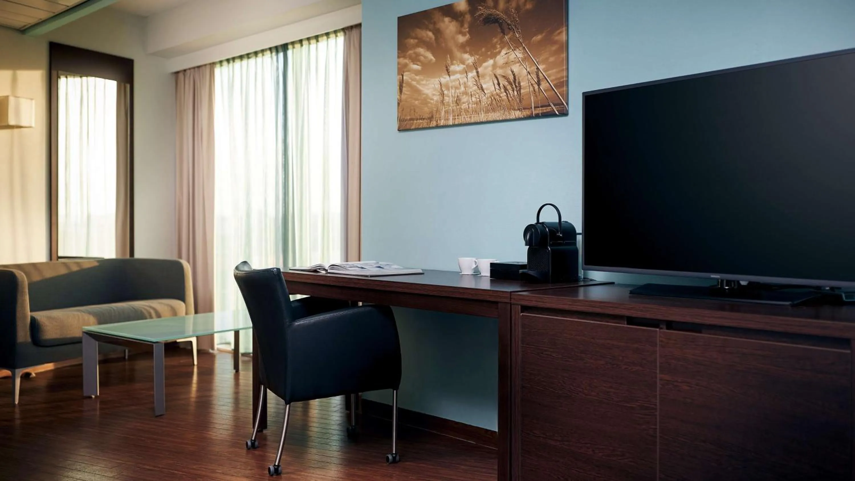 Photo of the whole room in Park Plaza Amsterdam Airport