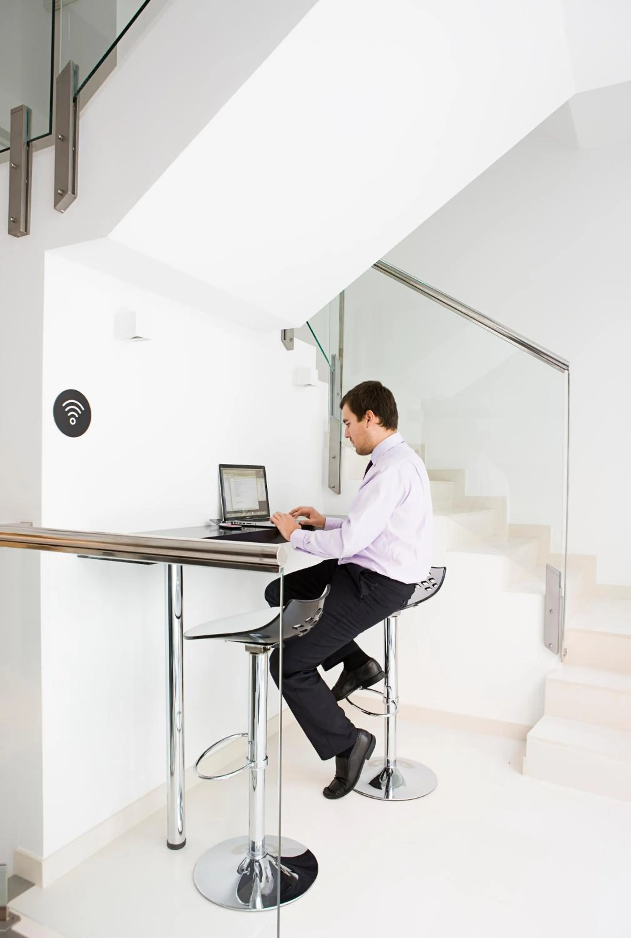 Business facilities in Live & Dream