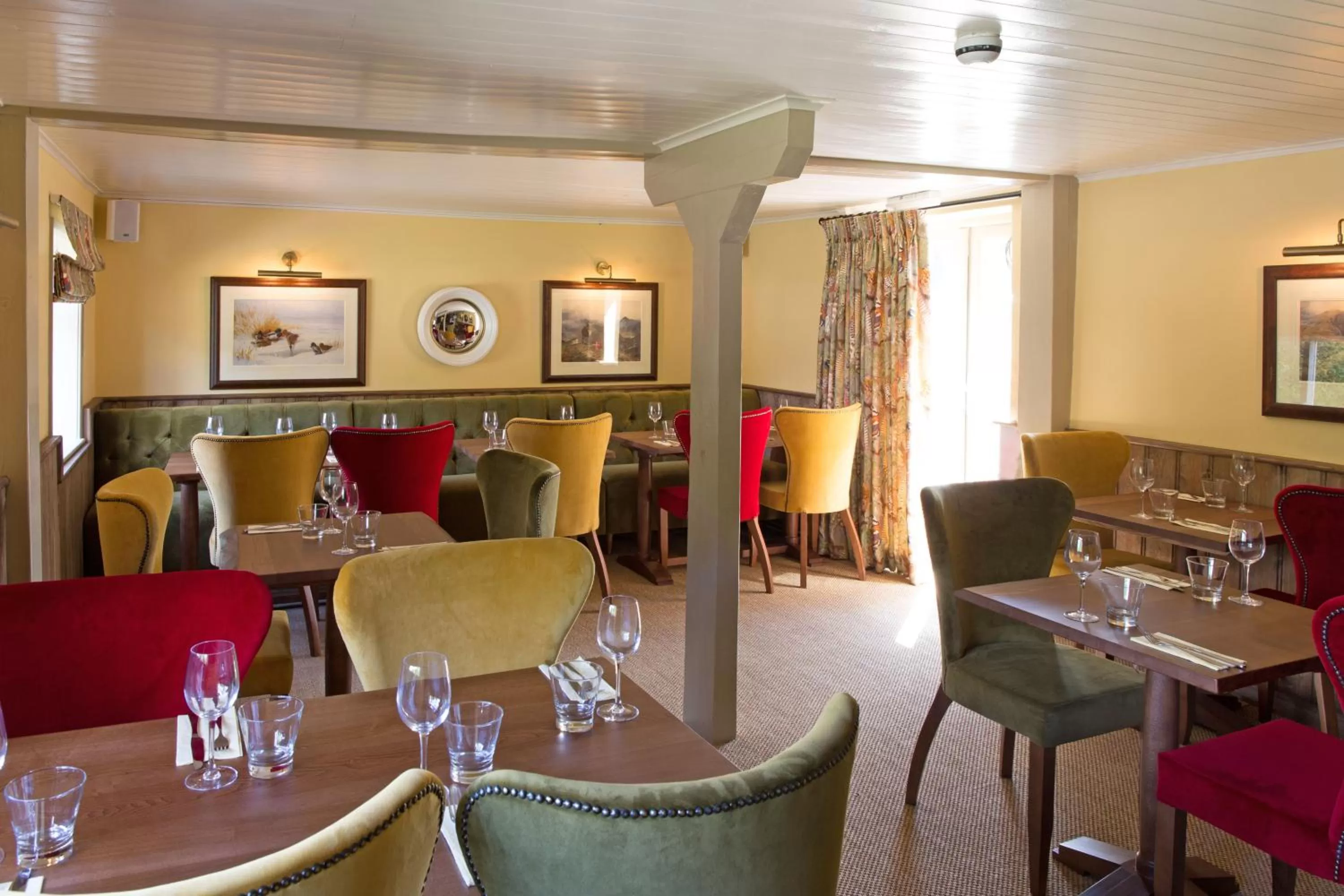 Restaurant/places to eat in The Honingham Buck