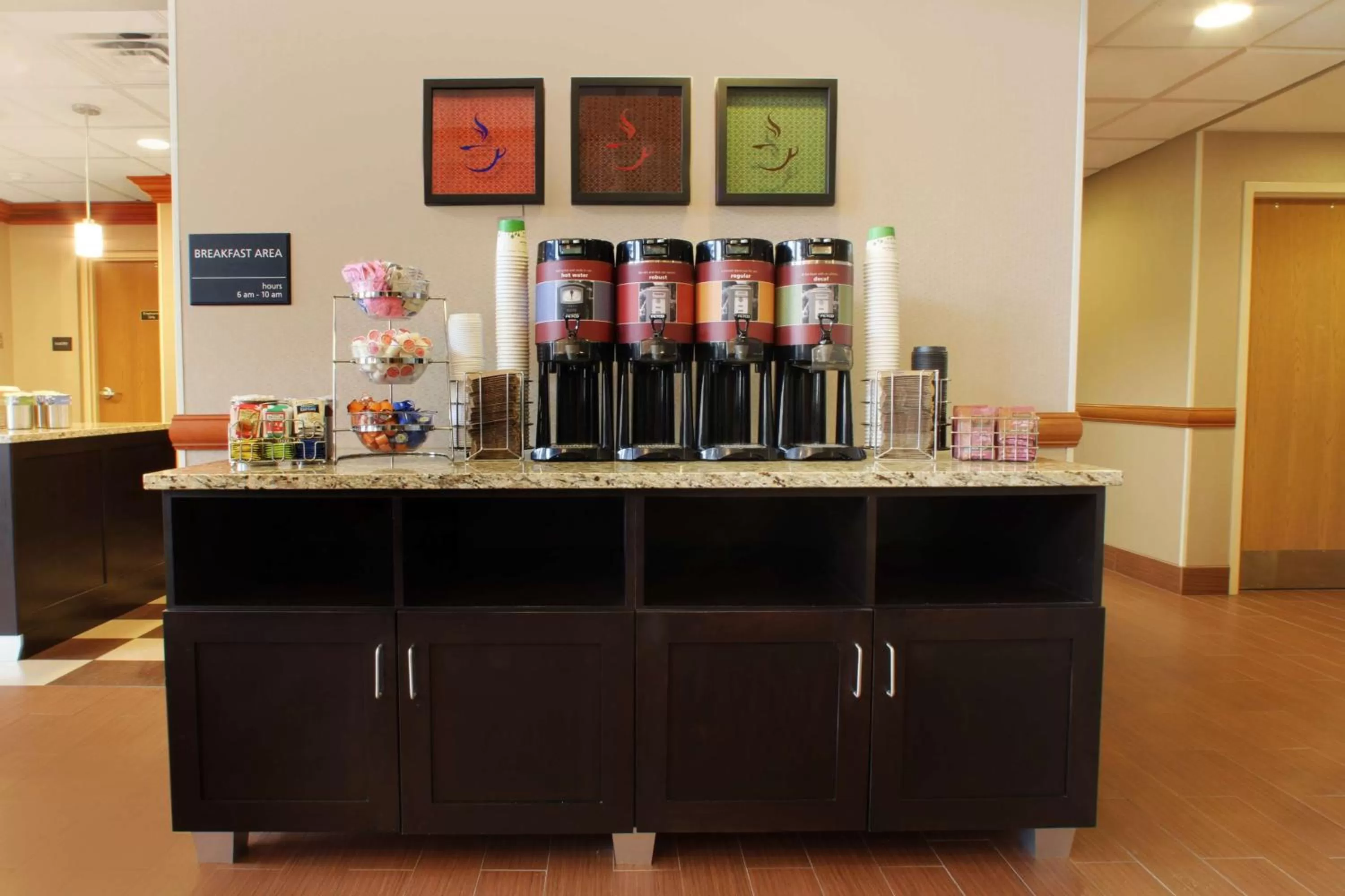 Dining area in Hampton Inn & Suites Port St. Lucie