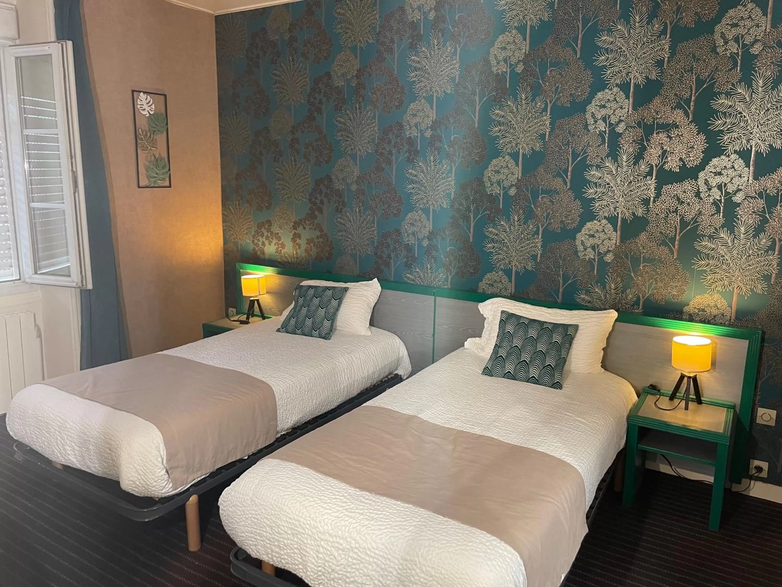 Bedroom, Bed in Logis Hôtel La Résidence, Cognac Centre