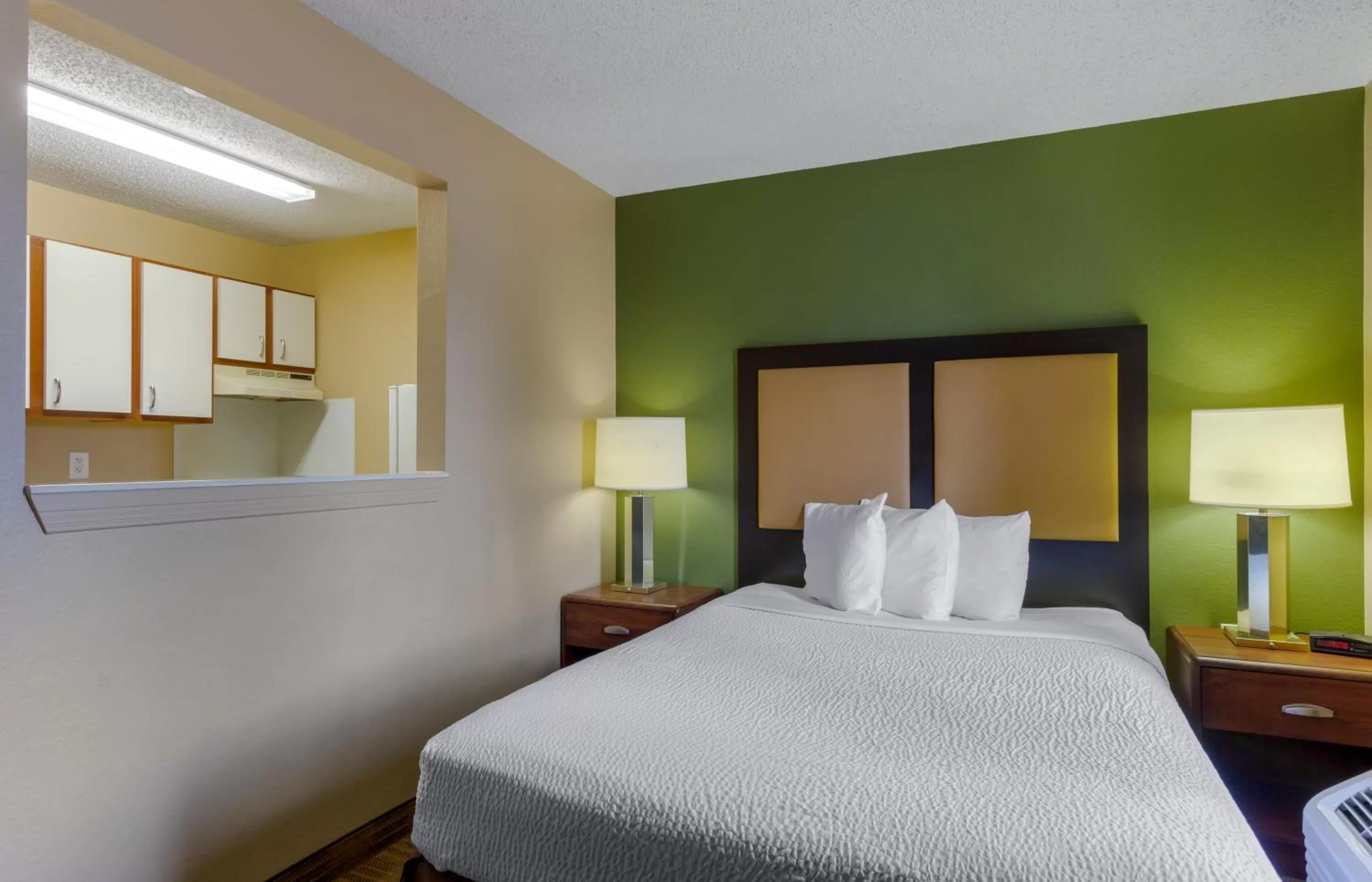 Bed in Extended Stay America Suites - El Paso - West