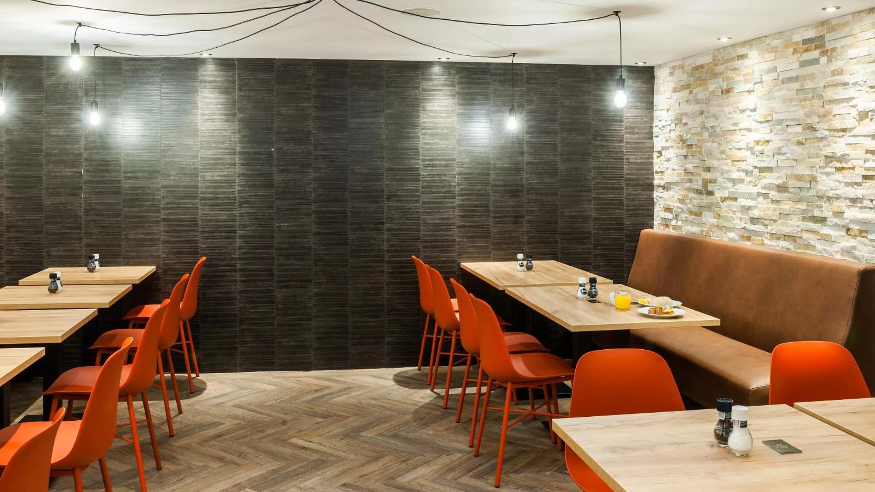 Restaurant/places to eat in The Alfred Hotel