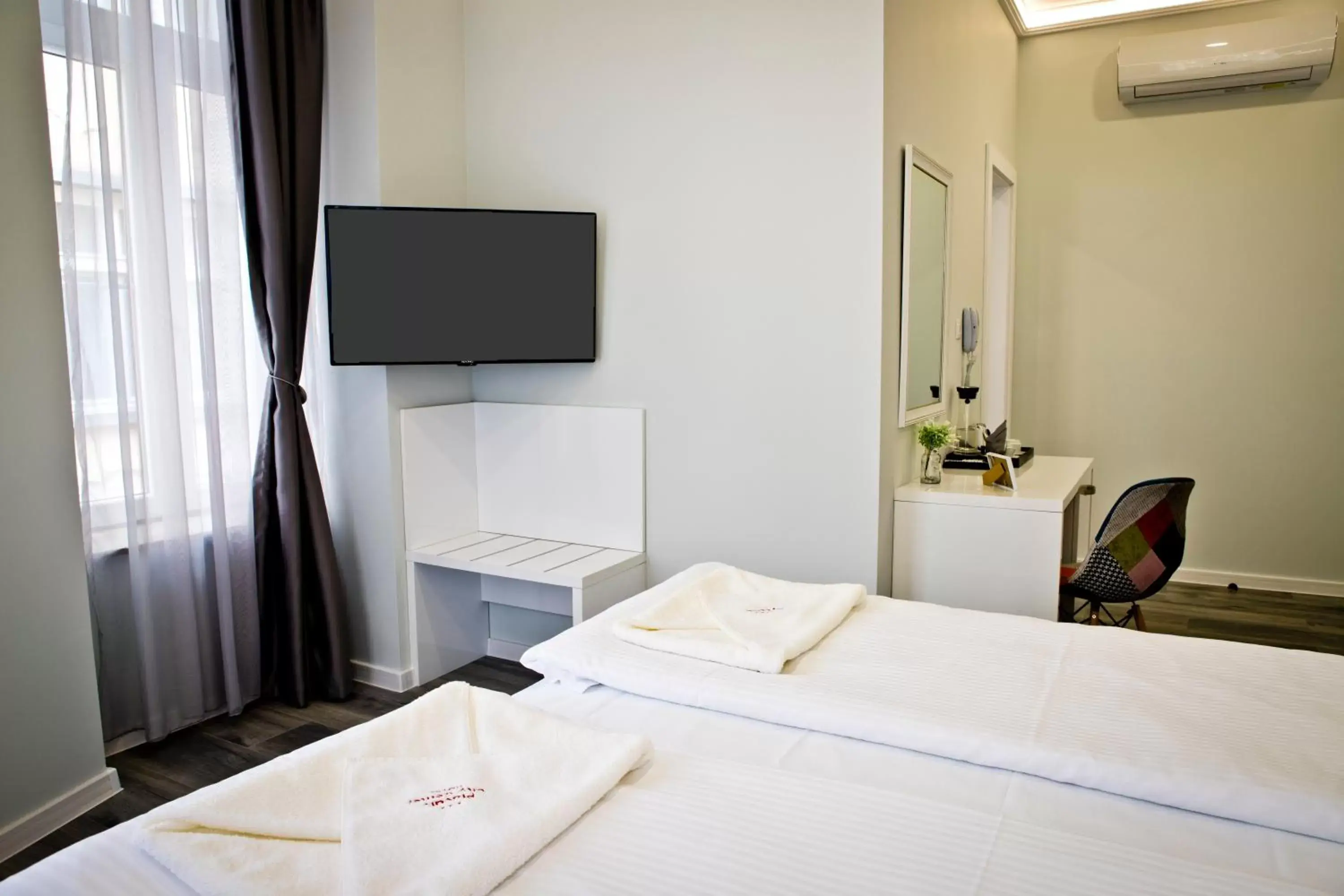 Deluxe Double or Twin Room in Plovdiv City Center Hotel Deluxe Double or Twin Room in Plovdiv City Center Hotel