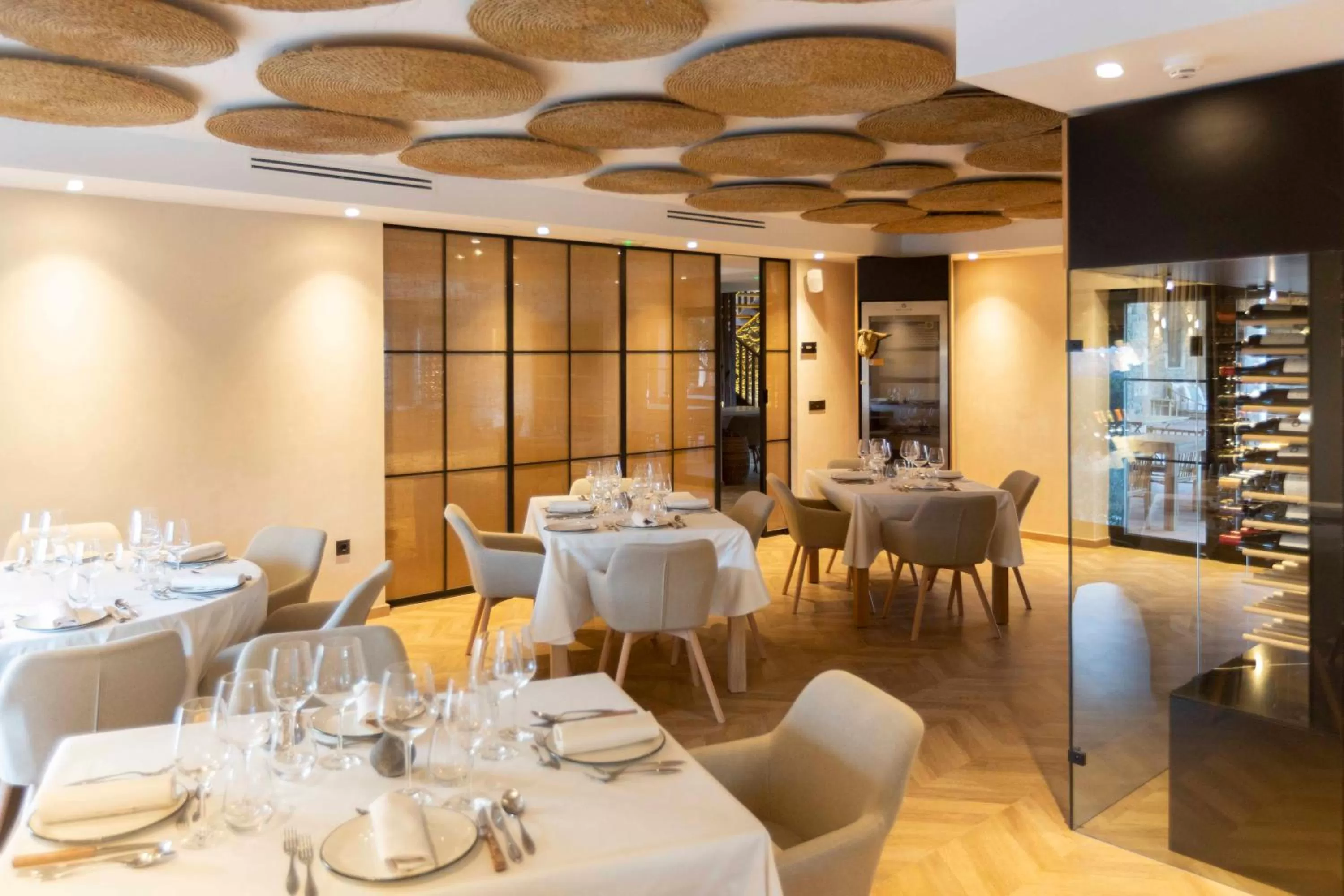 Restaurant/places to eat in Hábitat Cigüeña Negra