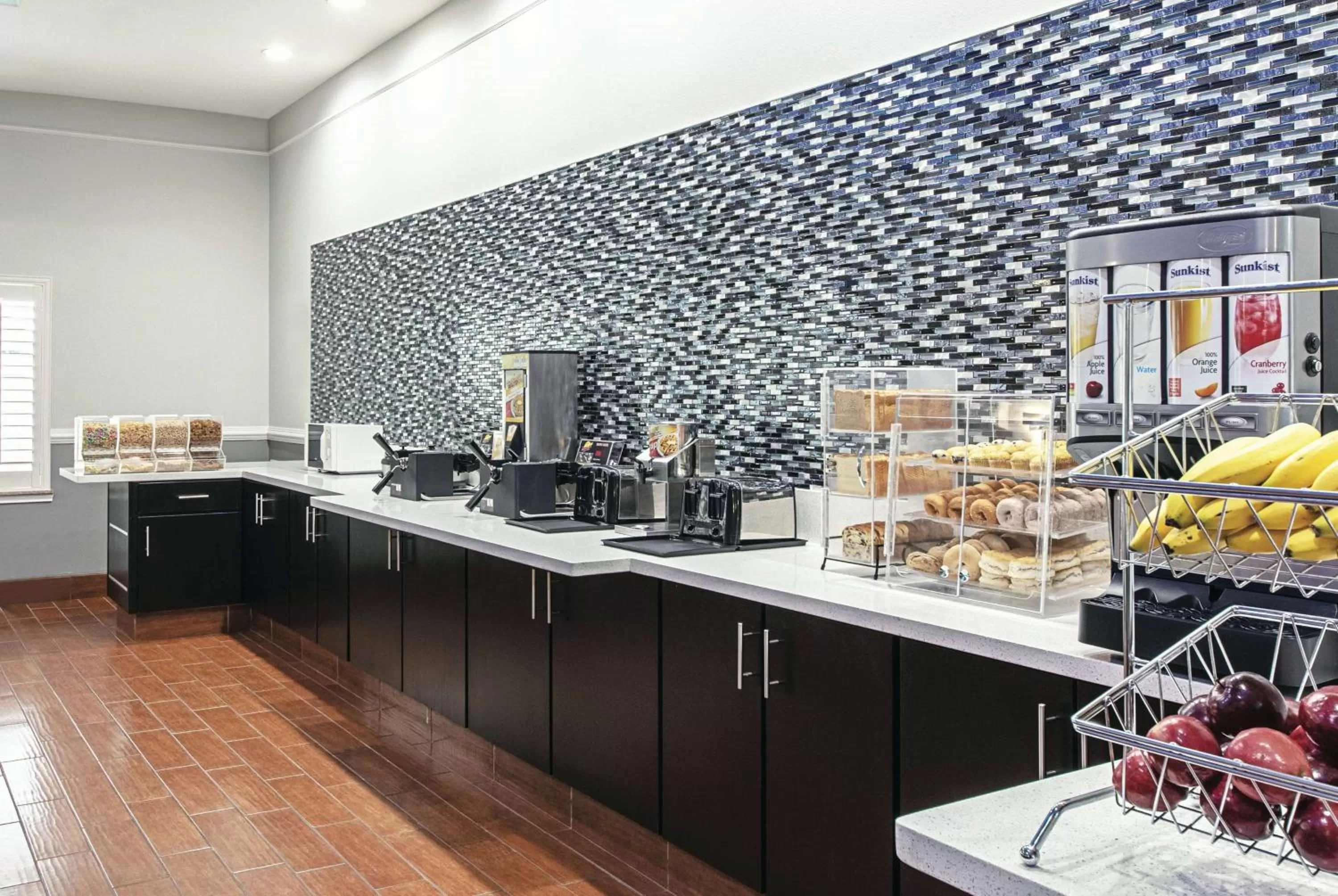 Restaurant/places to eat in La Quinta by Wyndham Alamo-McAllen East