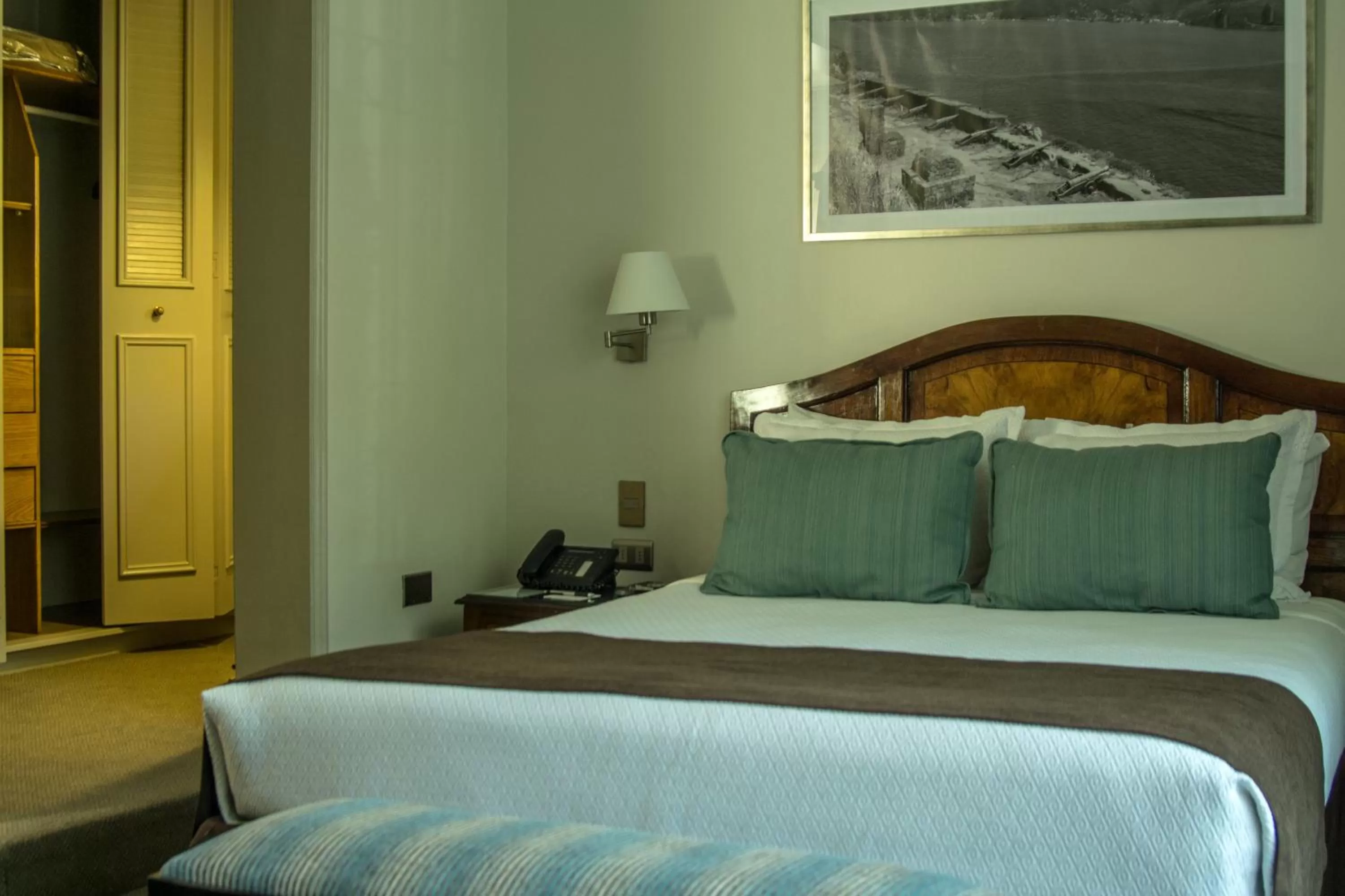 Bedroom, Bed in Hotel Los Españoles