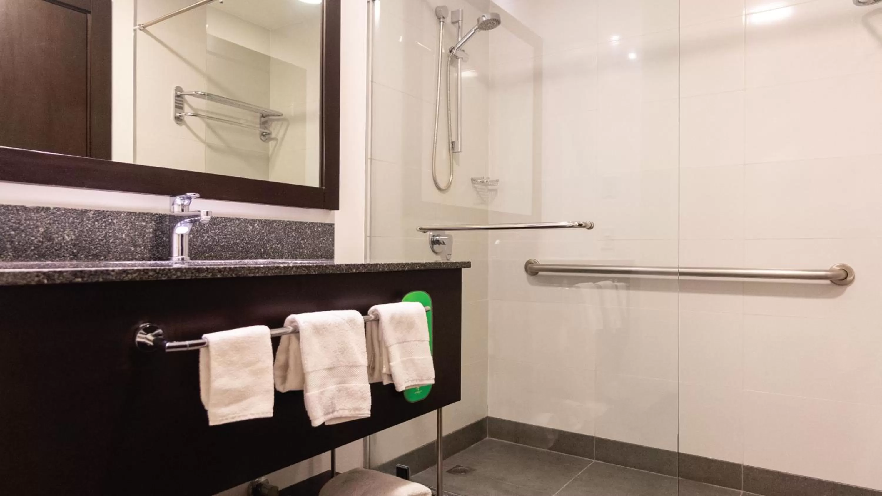 Bathroom in Holiday Inn Guayaquil Airport by IHG