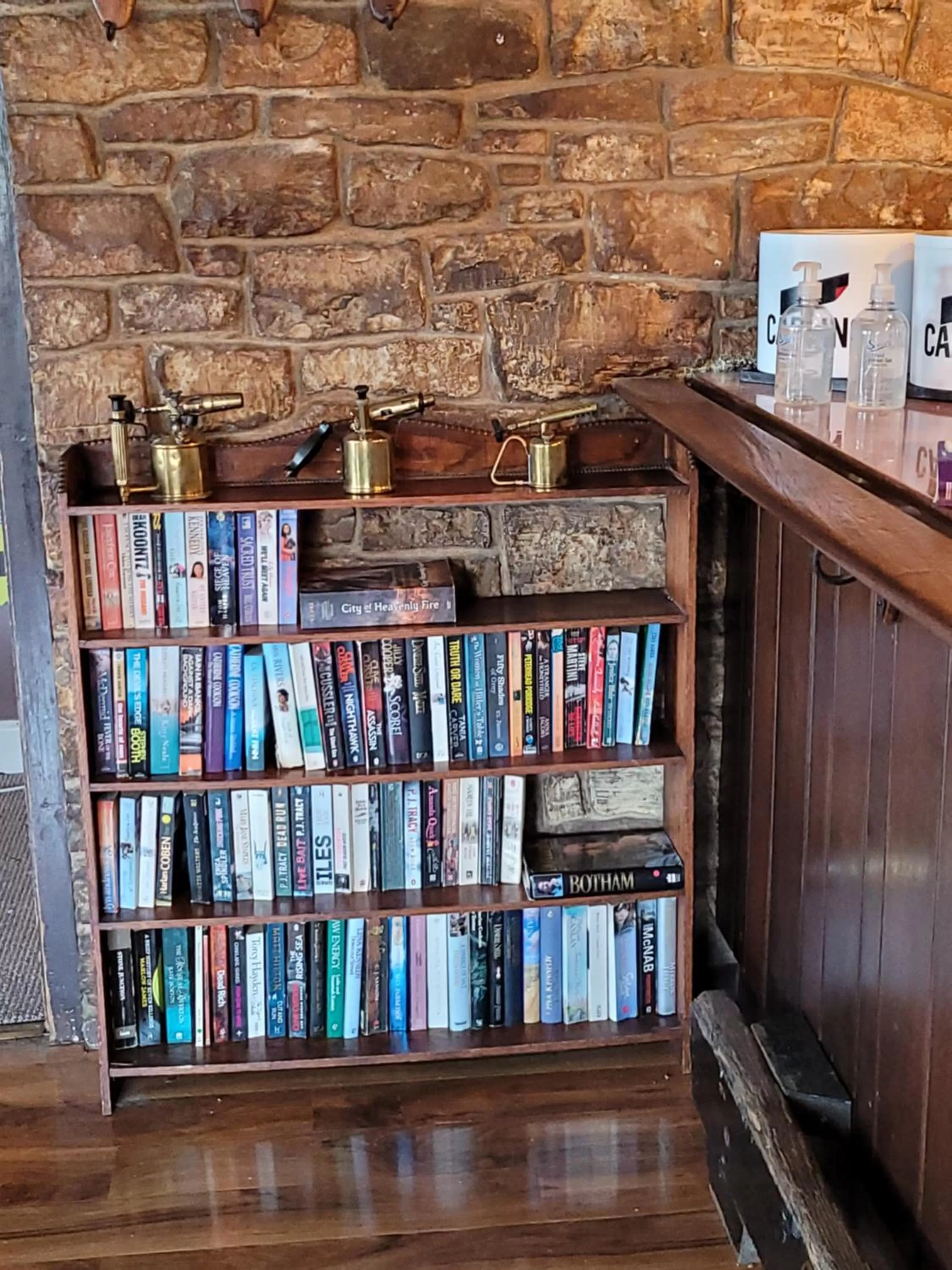 the jackdaw pub SELF CATERING STATIC CARAVAN free breakfast supplied