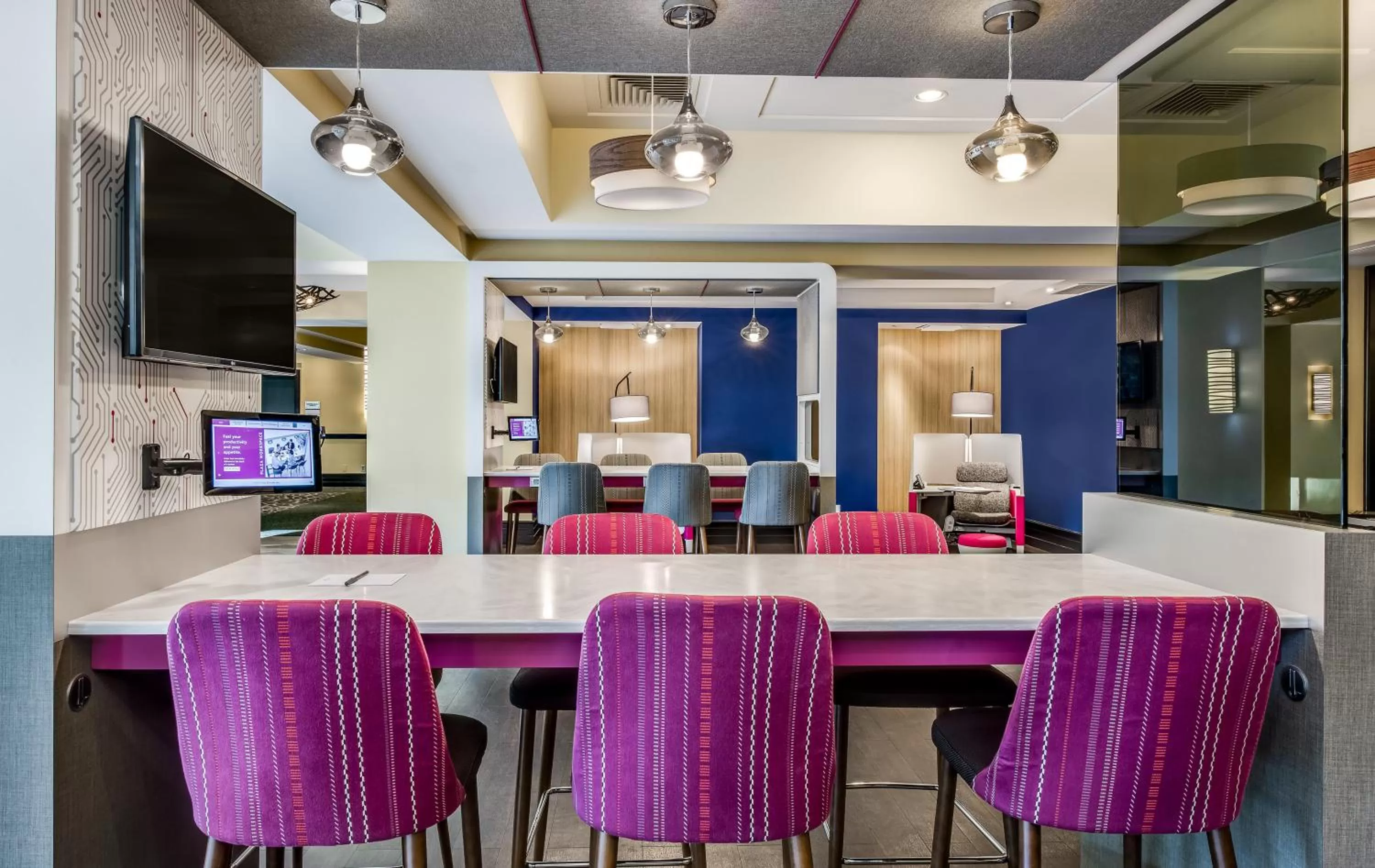 Lobby or reception in Crowne Plaza Cabana Hotel by IHG