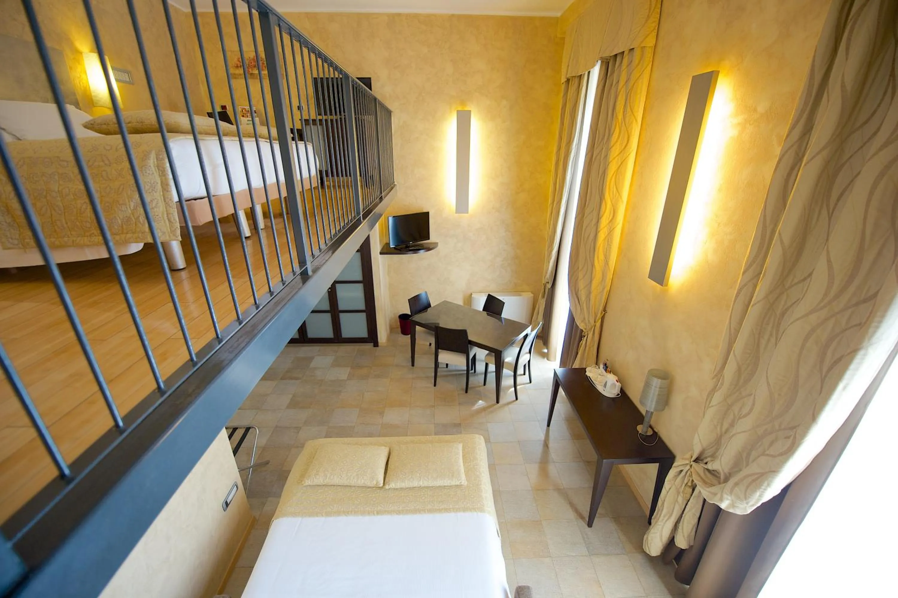 Photo of the whole room in Best Western Crystal Palace Hotel