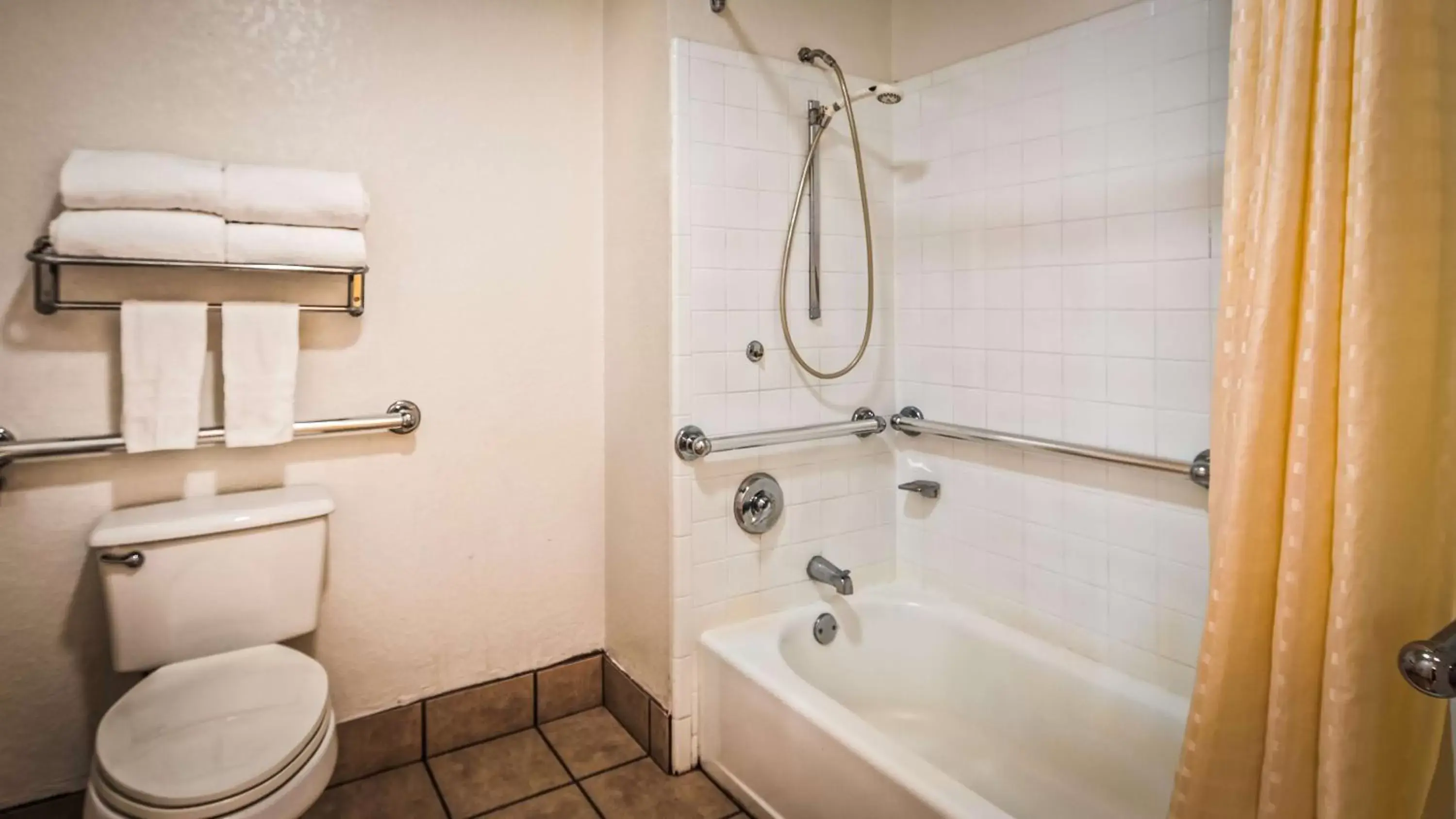King Room with Bath Tub and Sofa Bed - Mobility Accessible/Non-Smoking in SureStay Hotel by Best Western Floresville King Room with Bath Tub and Sofa Bed - Mobility Accessible/Non-Smoking in SureStay Hotel by Best Western Floresville