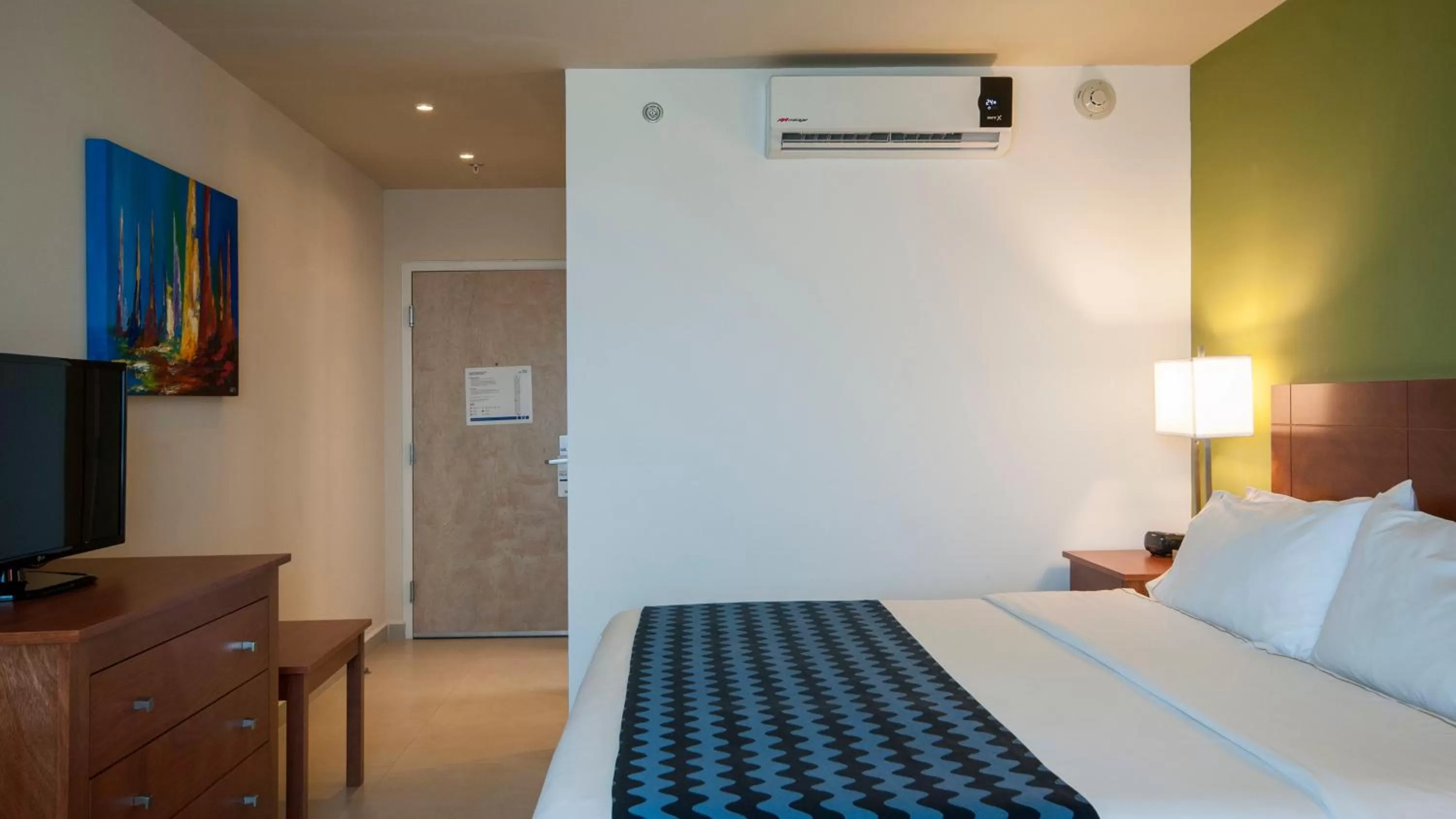 Photo of the whole room, Bed in Holiday Inn Express Cabo San Lucas by IHG