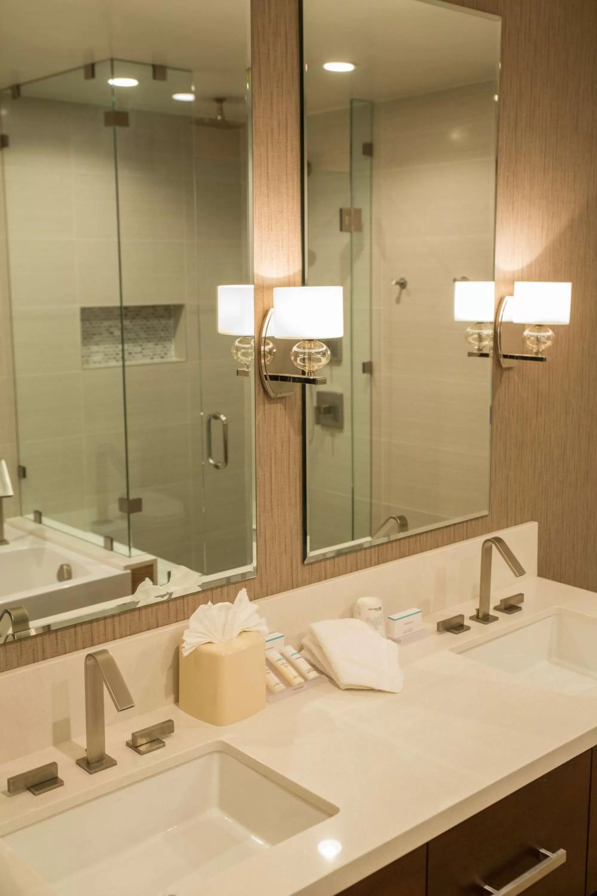 Bathroom in Hilton Garden Inn Montebello / Los Angeles