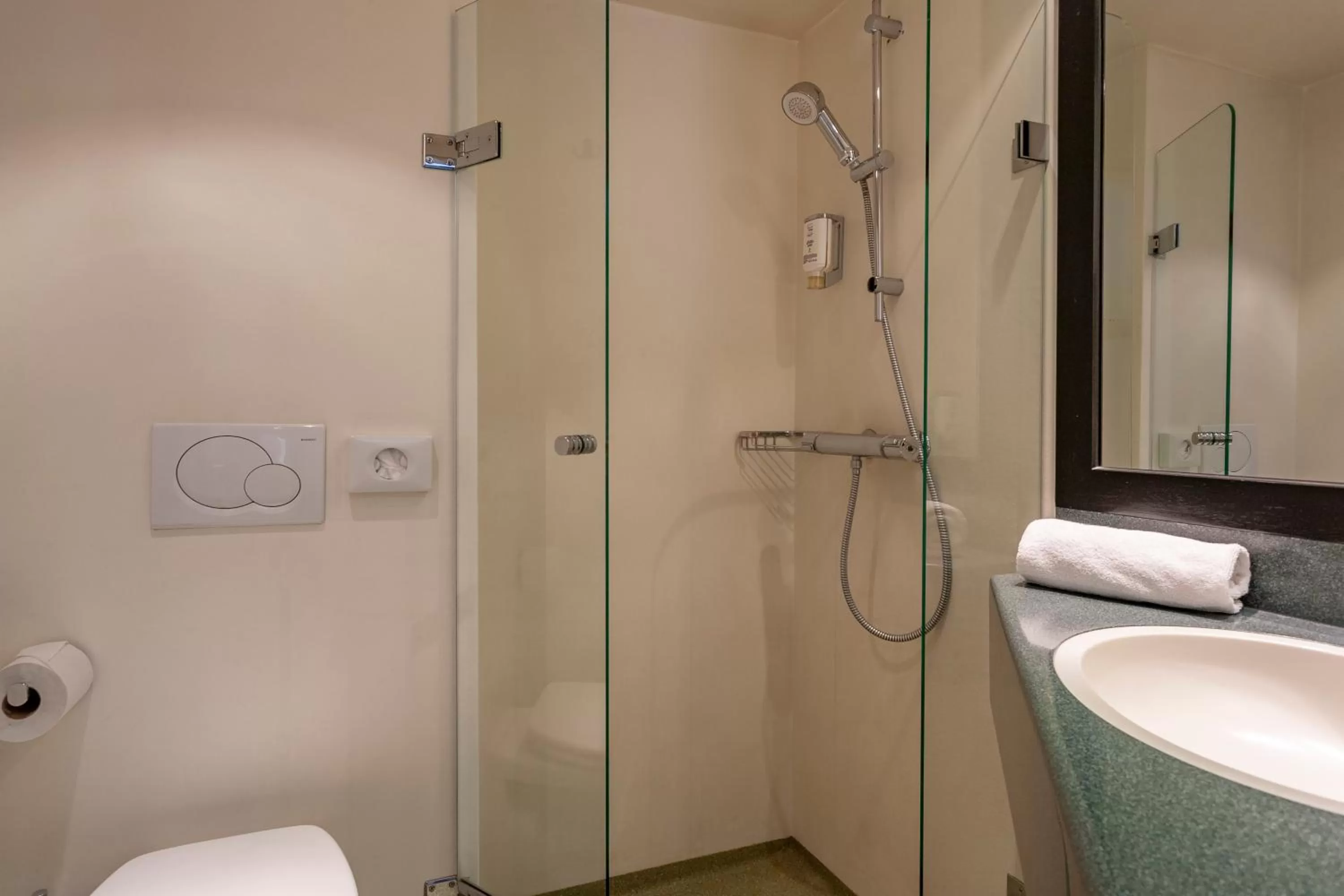 Bathroom in Avenue Hotel