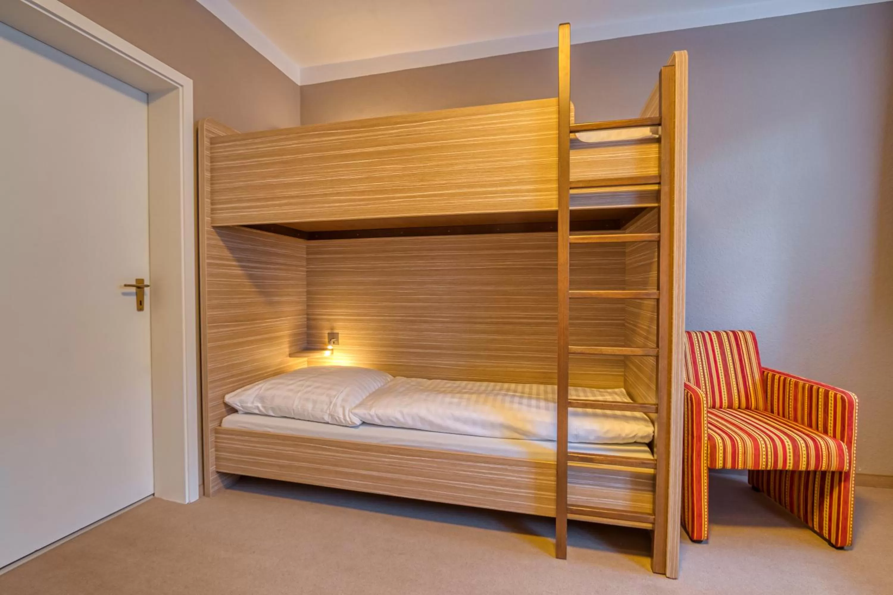 bunk bed, Bed in Hotel Goldene Krone