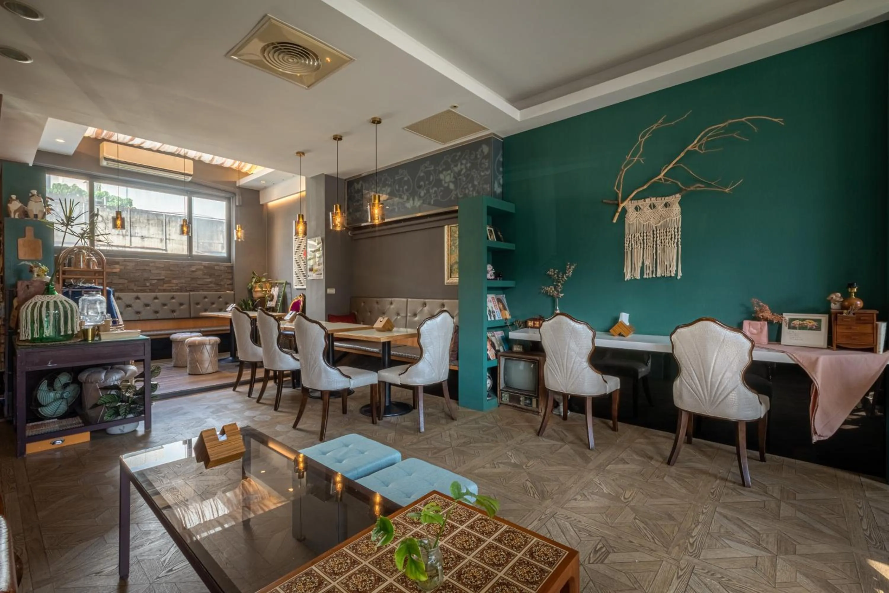 Restaurant/places to eat in Queen Love Homestay