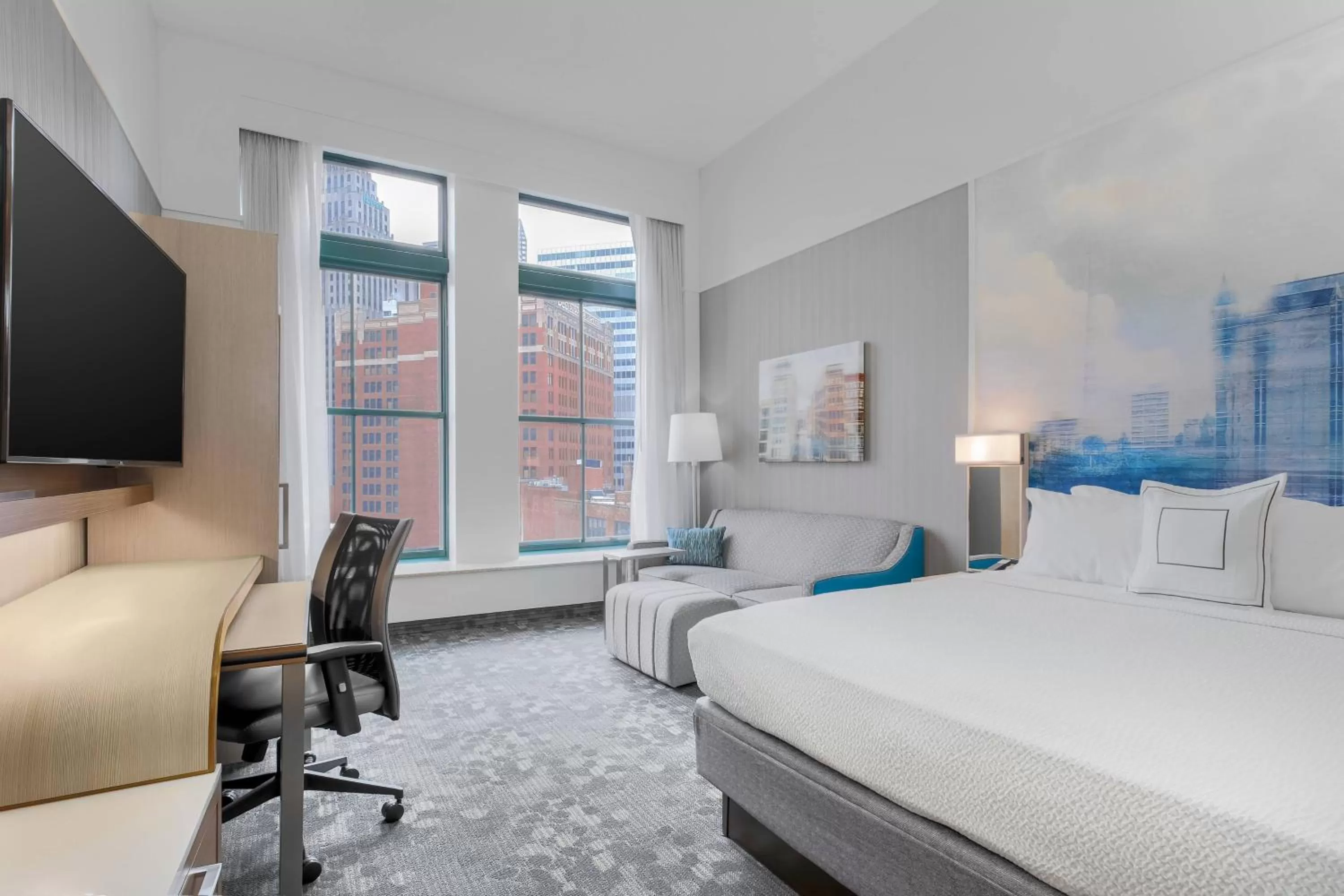Photo of the whole room, Bed in Courtyard by Marriott Pittsburgh Downtown