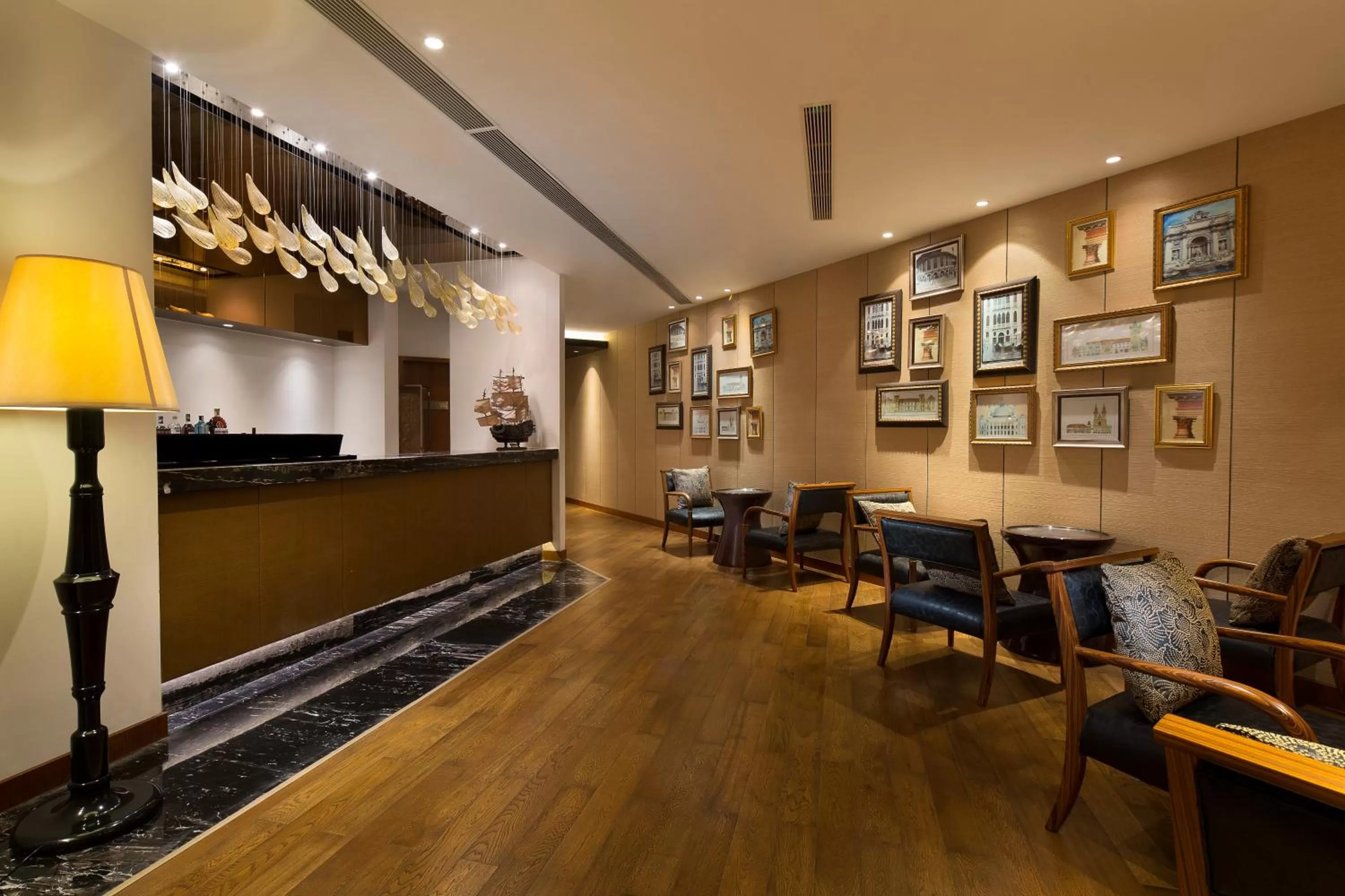 Lounge or bar in Crowne Plaza Sanya City Center by IHG