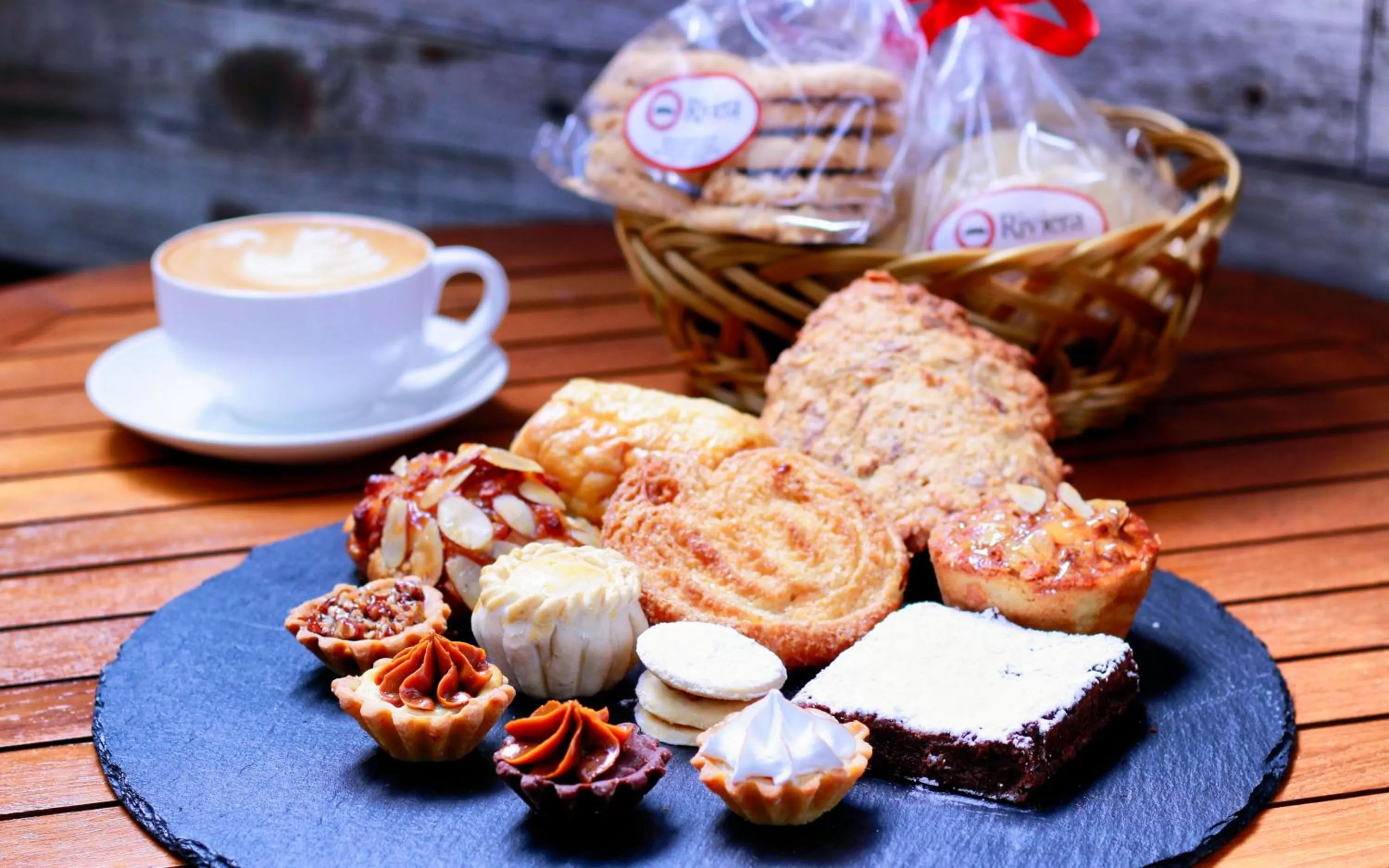 Food in La Riviera Hotel