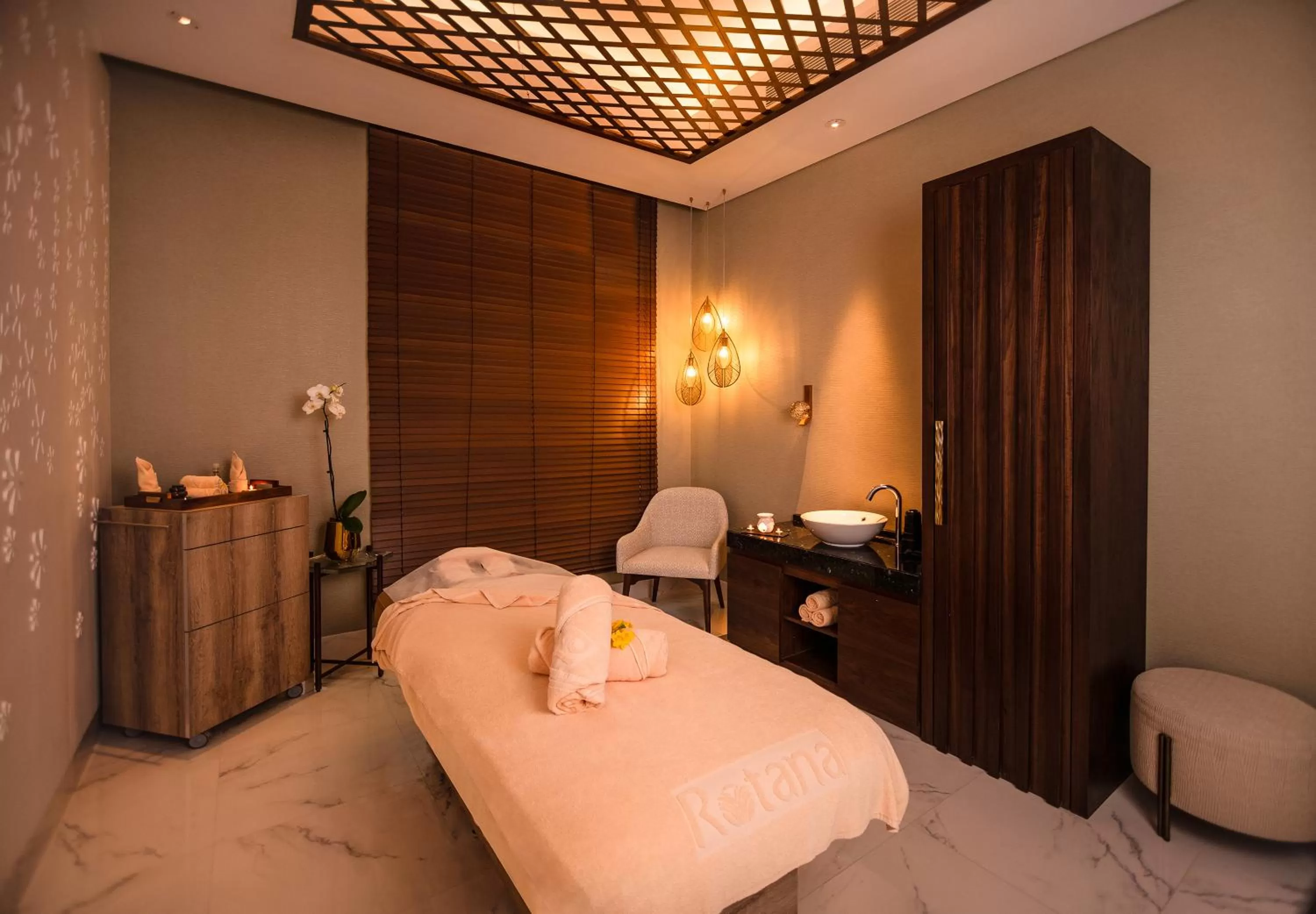 Massage, Bed in Al Jaddaf Rotana Dubai