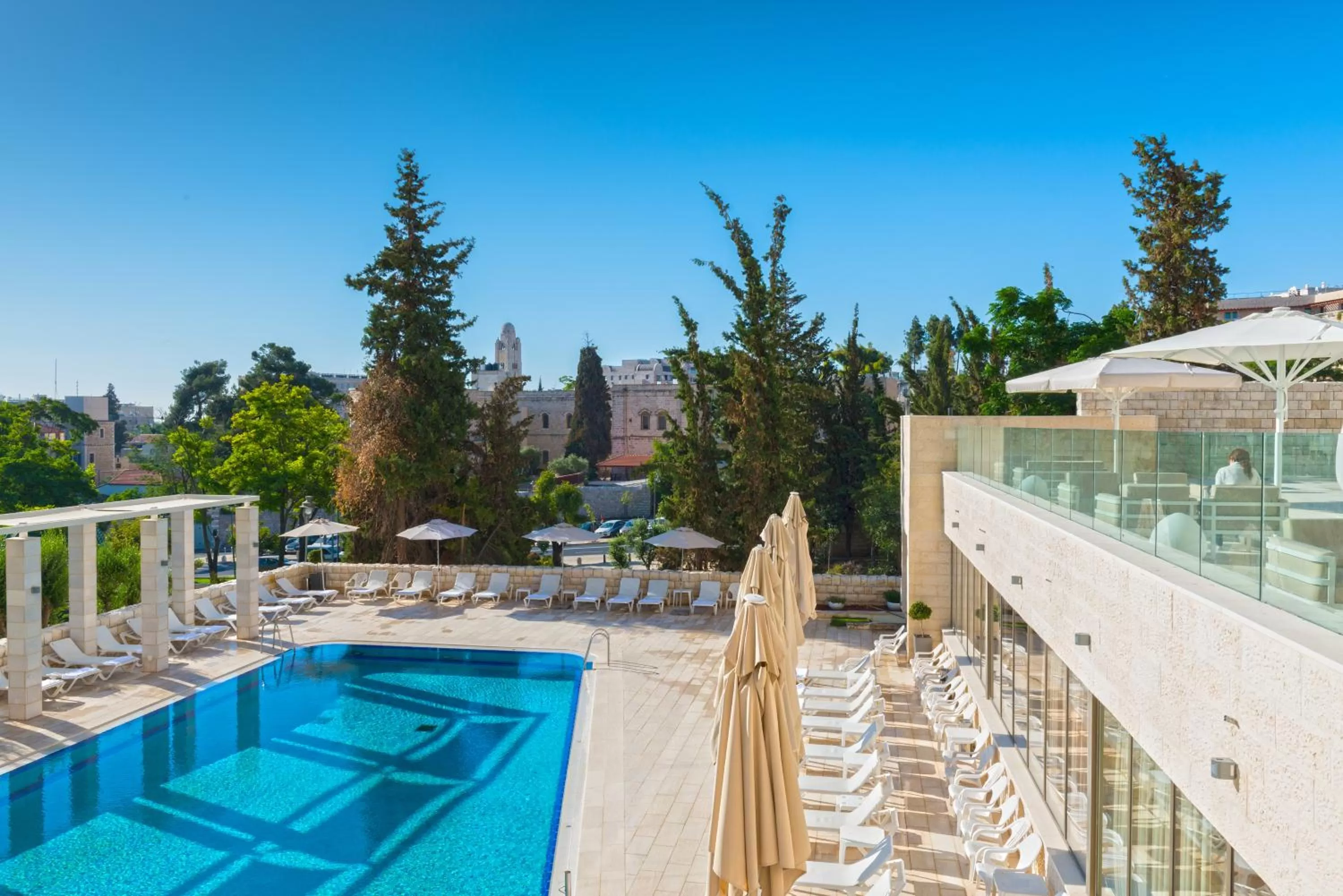 Swimming pool in Leonardo Plaza Hotel Jerusalem