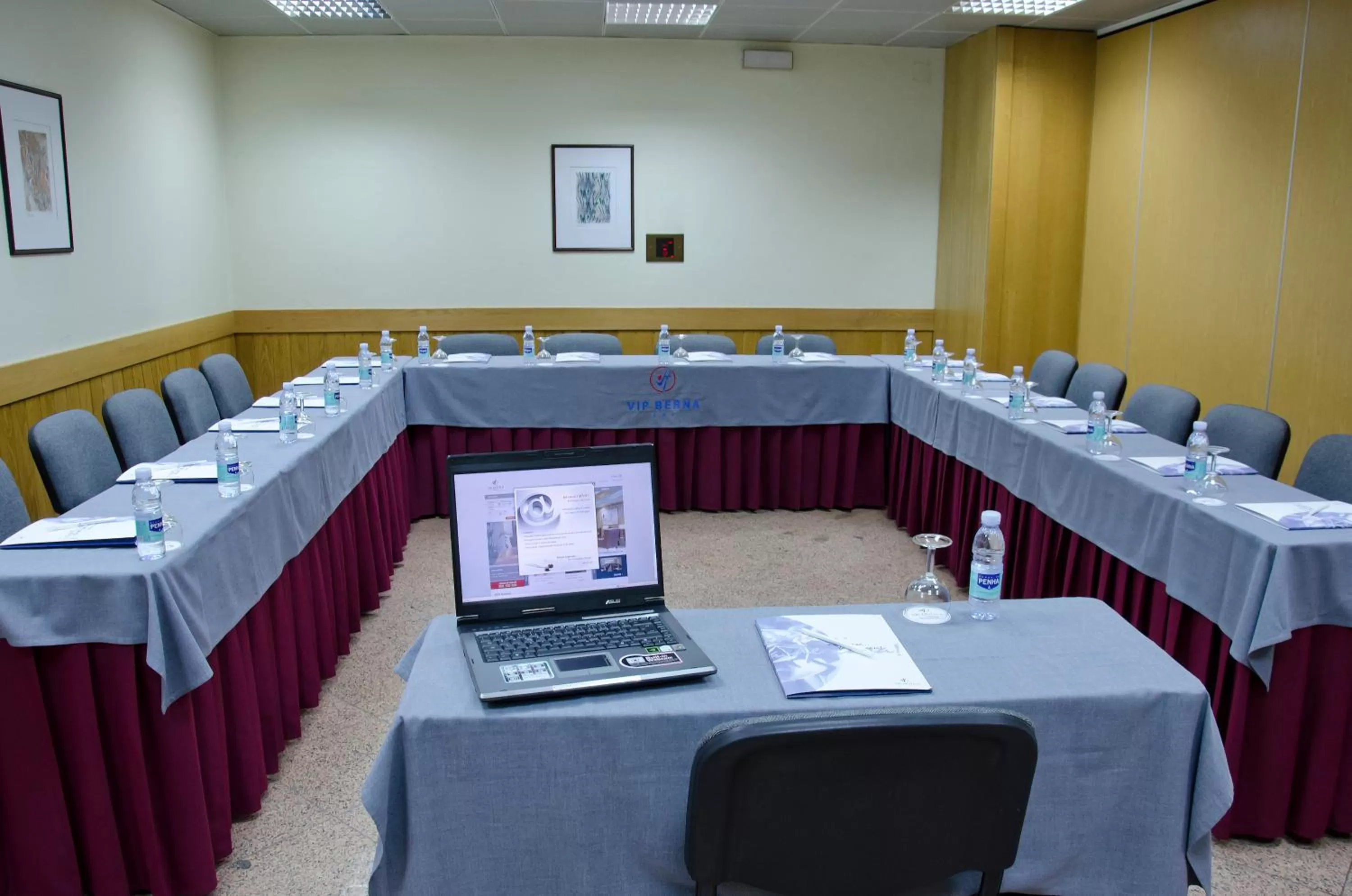 Business facilities in VIP Inn Berna Hotel