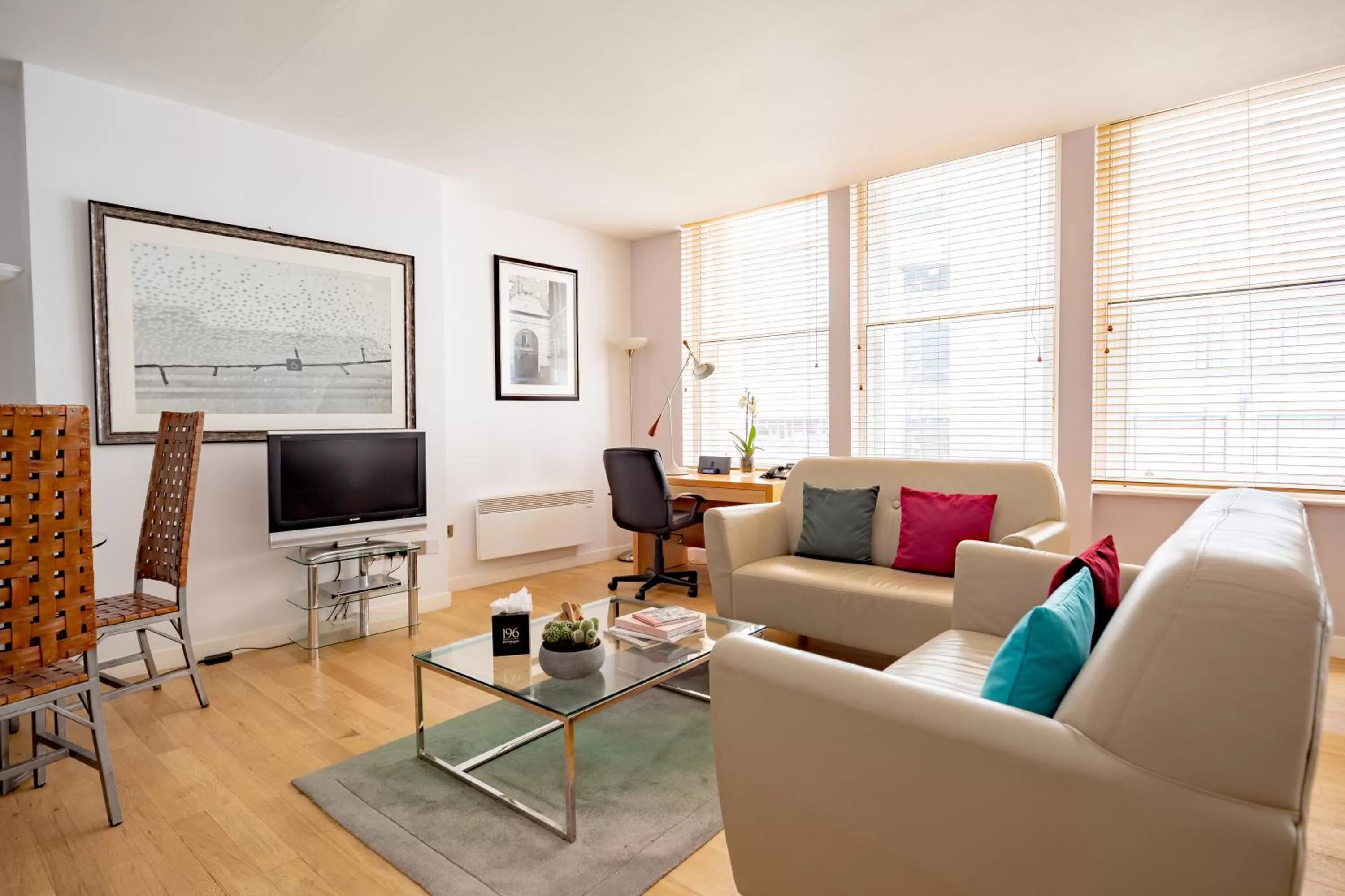 Living room in 196 Bishopsgate