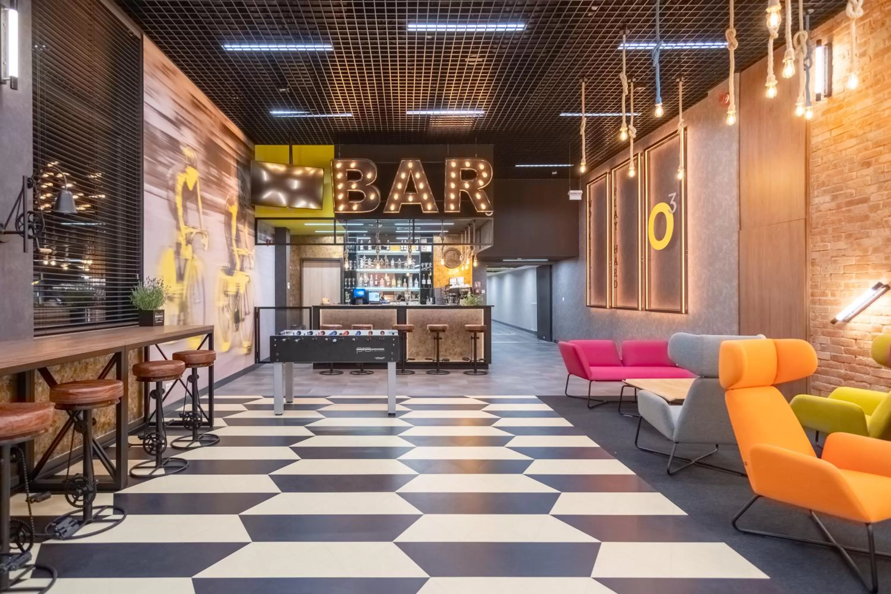 Restaurant/places to eat in o3Hotel