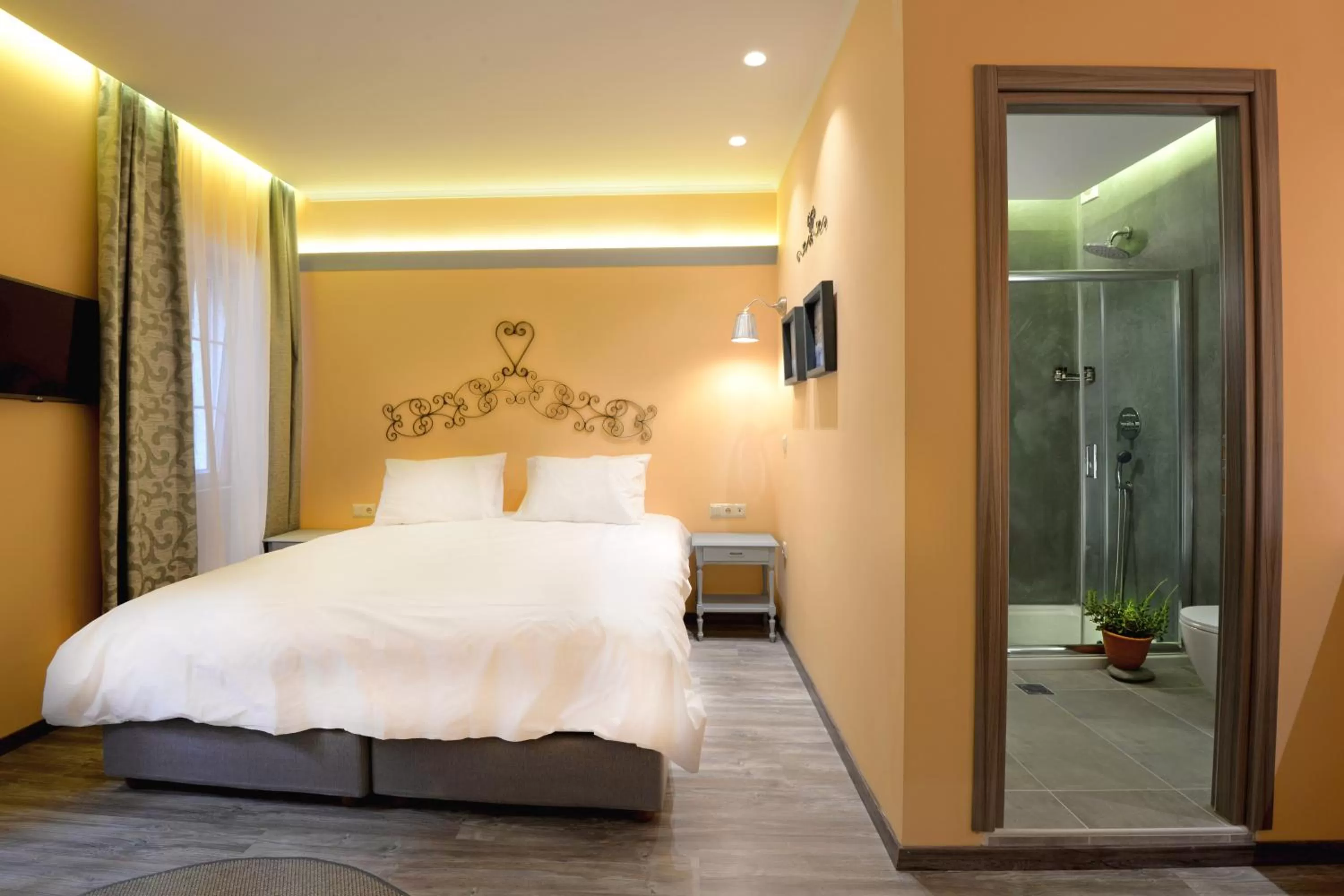 Photo of the whole room, Bed in Locandiera